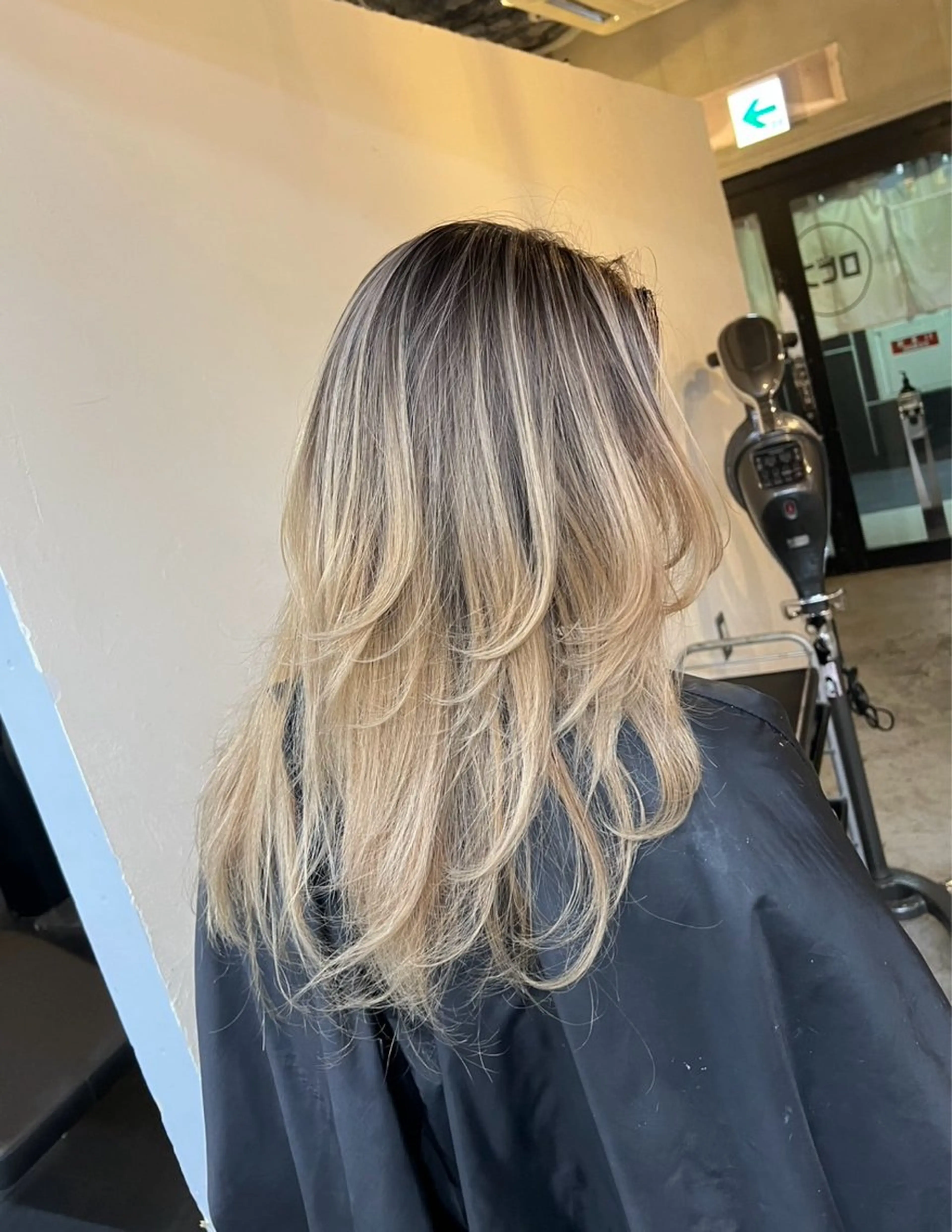 セミロング カラー バレイヤージュ ベージュカラー ホワイトベージュ レイヤーカット ヘアカラー トリートメント 指名数No.1 /NAOYAのヘアスタイル