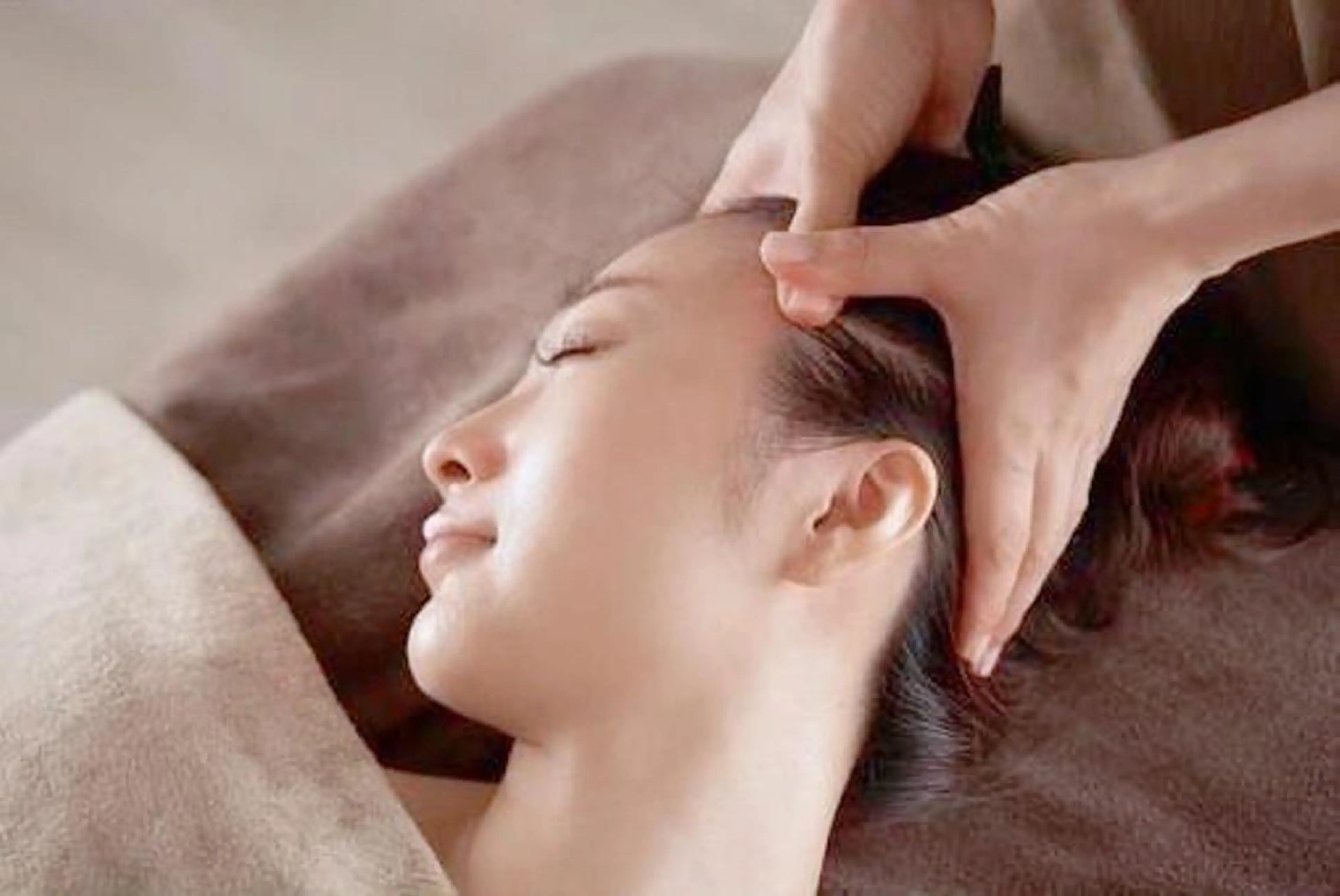 小顔ハーブピーリング un.Fiore🌷のエステ・リラクイメージ