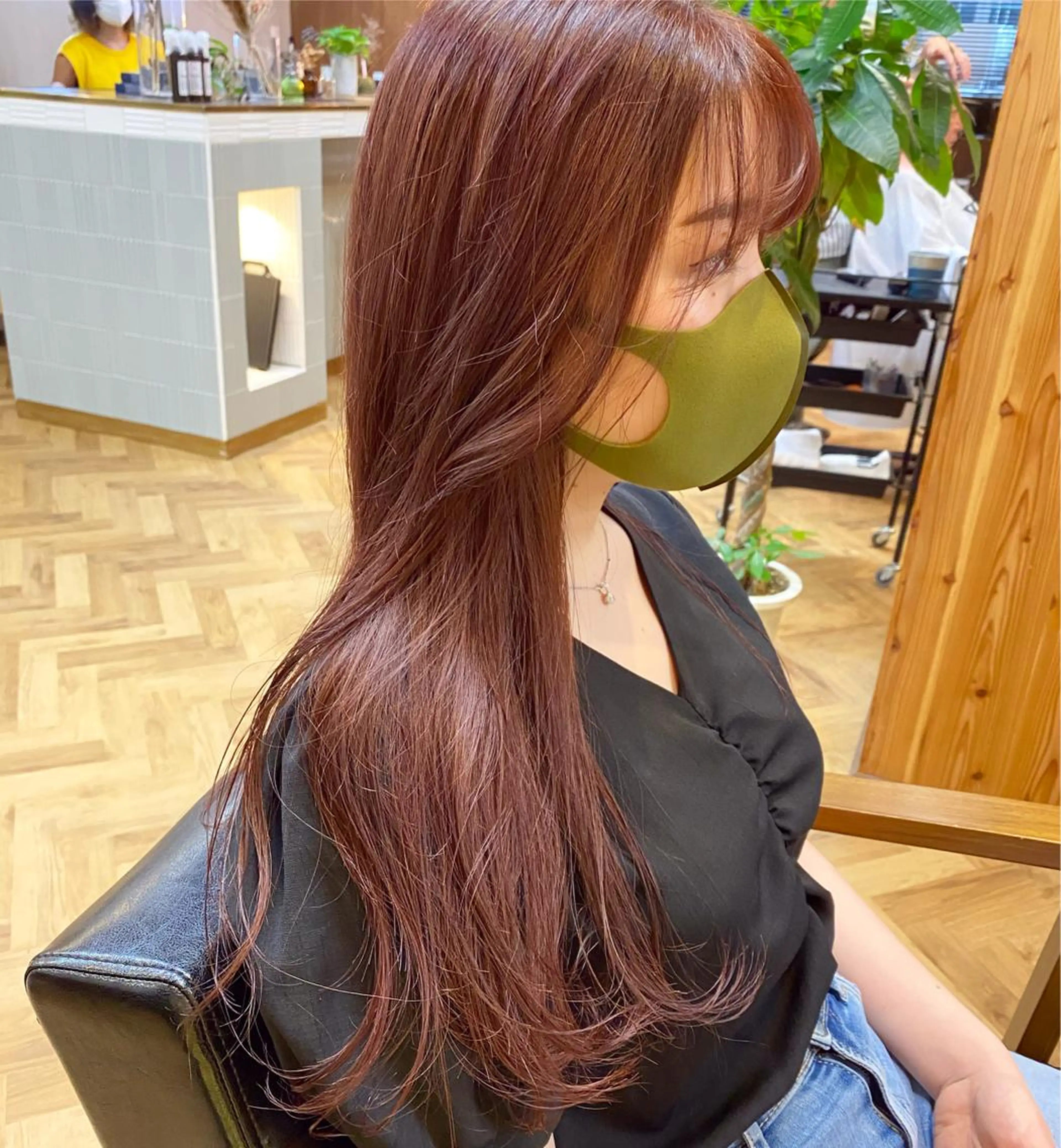 ロング 前川 朋香のヘアスタイル