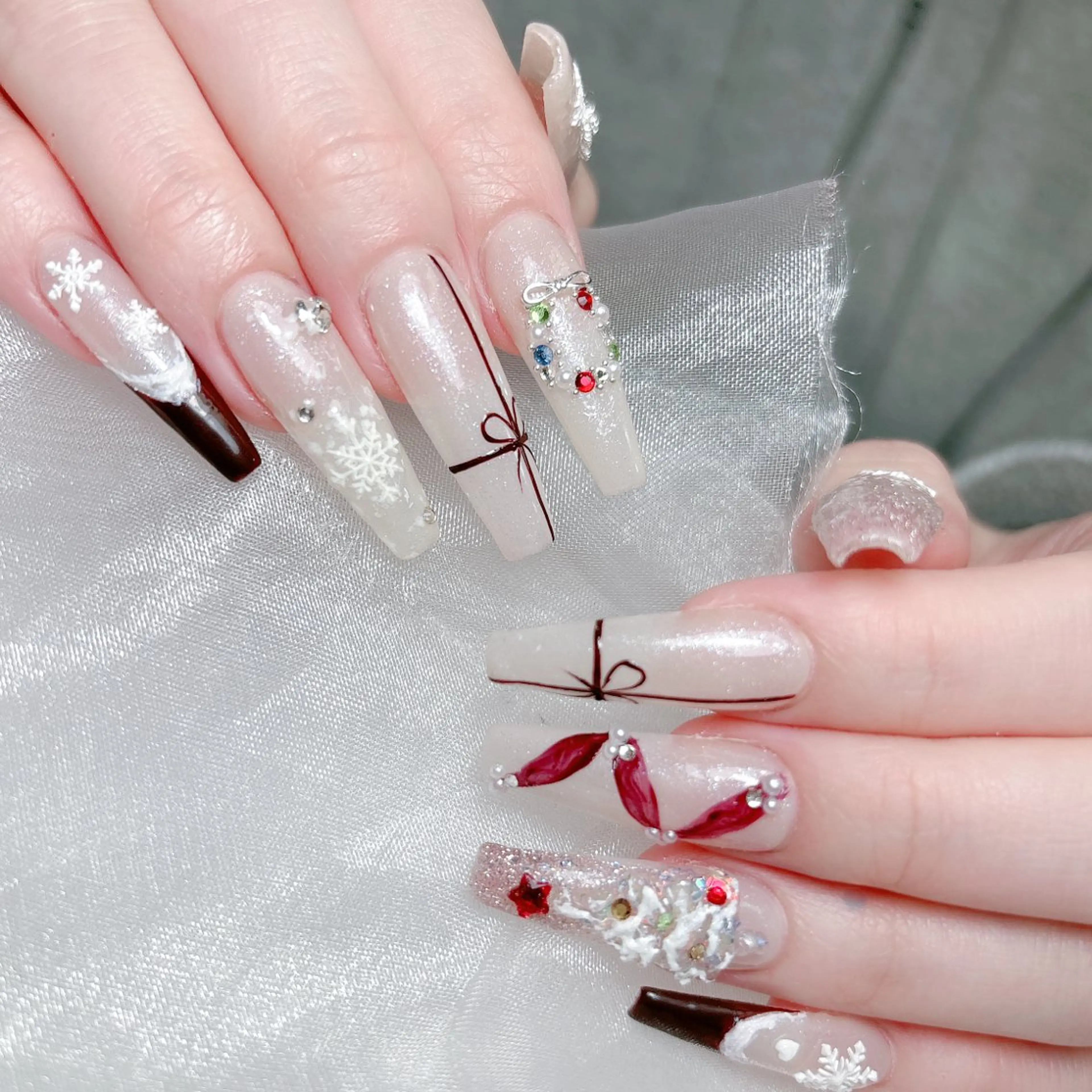 ネイル 成人式 ジェルネイル ロングネイル マグネットネイル ミディアムネイル ハンドネイル MoMoA Nail ネイル長さ出し専門店のネイルデザイン