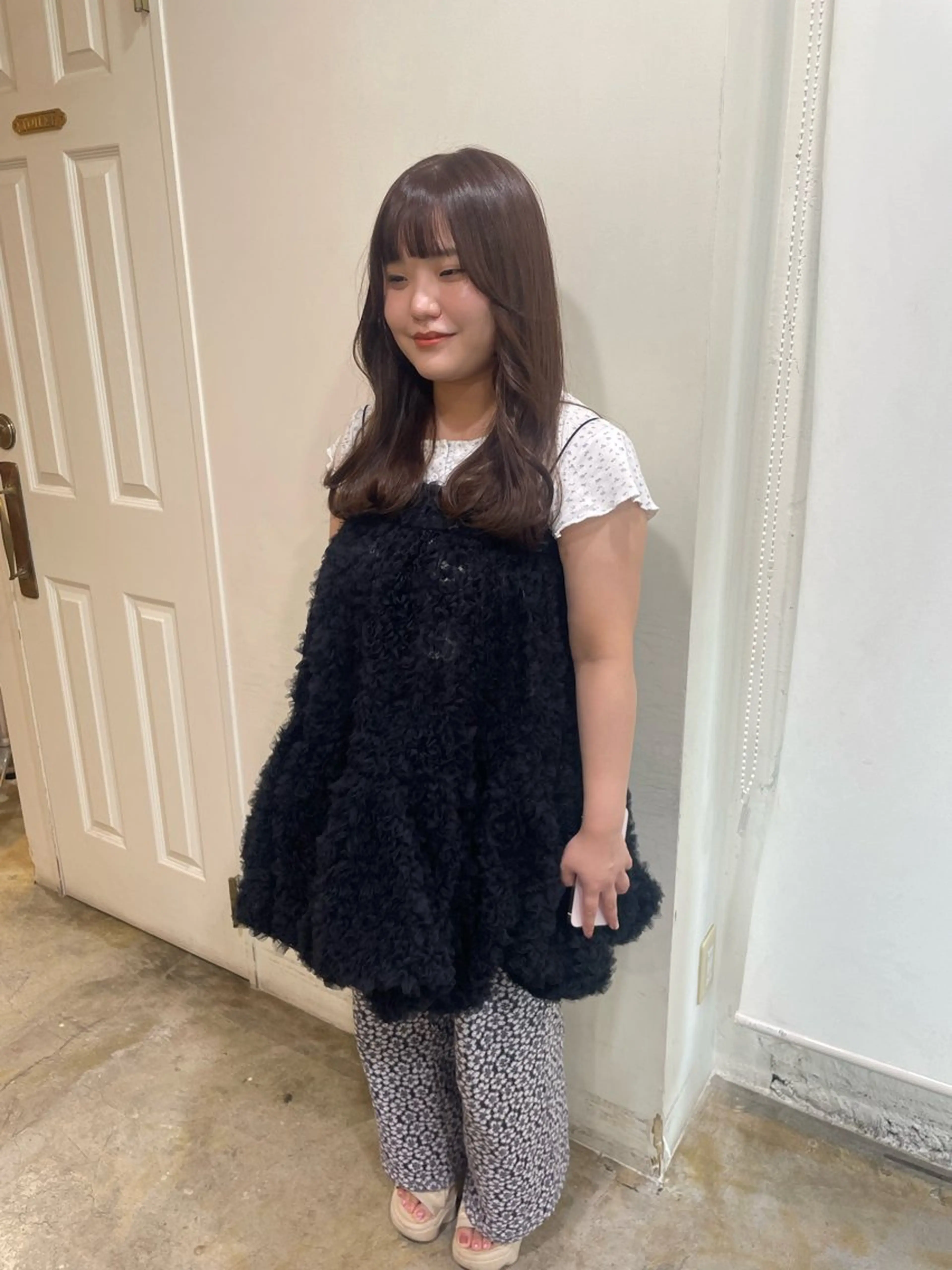 ロング カラー グレージュ MIOベージュカラー 柔らかいカラーのヘアスタイル
