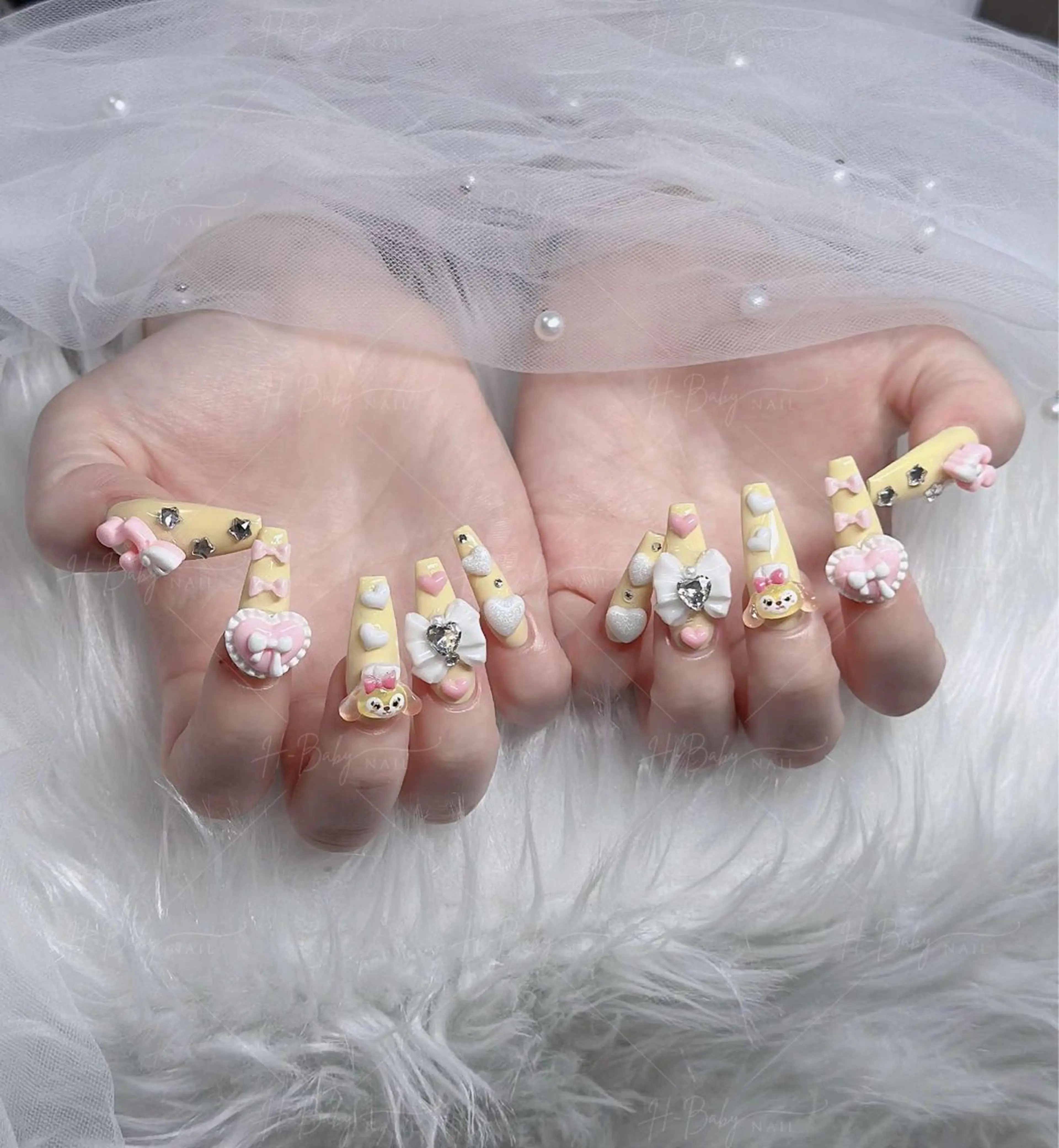 ネイル フレンチネイル ジェルネイル ガラスフレンチ ハロウィン ハート H.baby Nail Salonのネイルデザイン