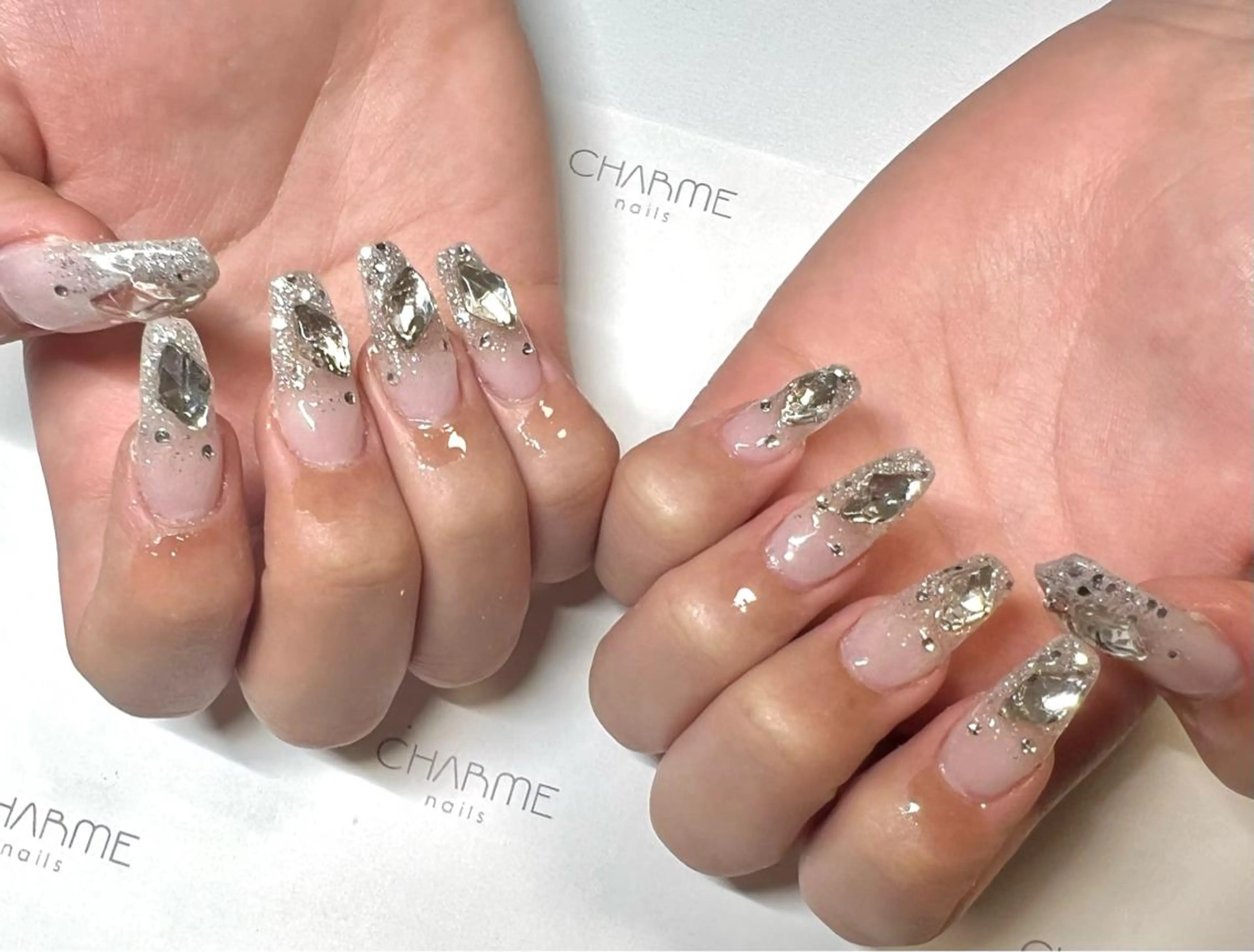 ネイル キラキラネイル ハンドネイル CHARME 🤎〔RINA〕のネイルデザイン