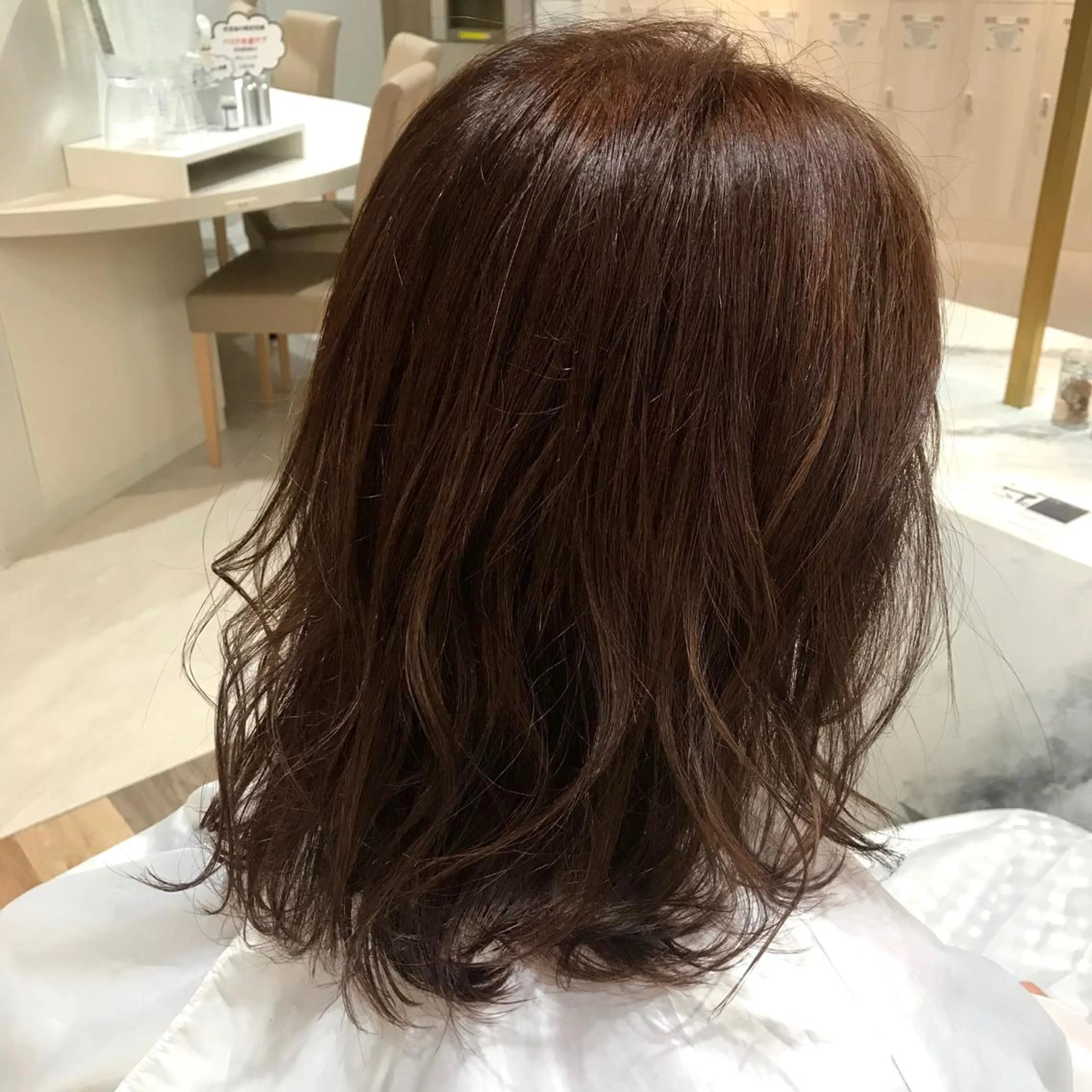 ミディアム 三好 涼華のヘアスタイル