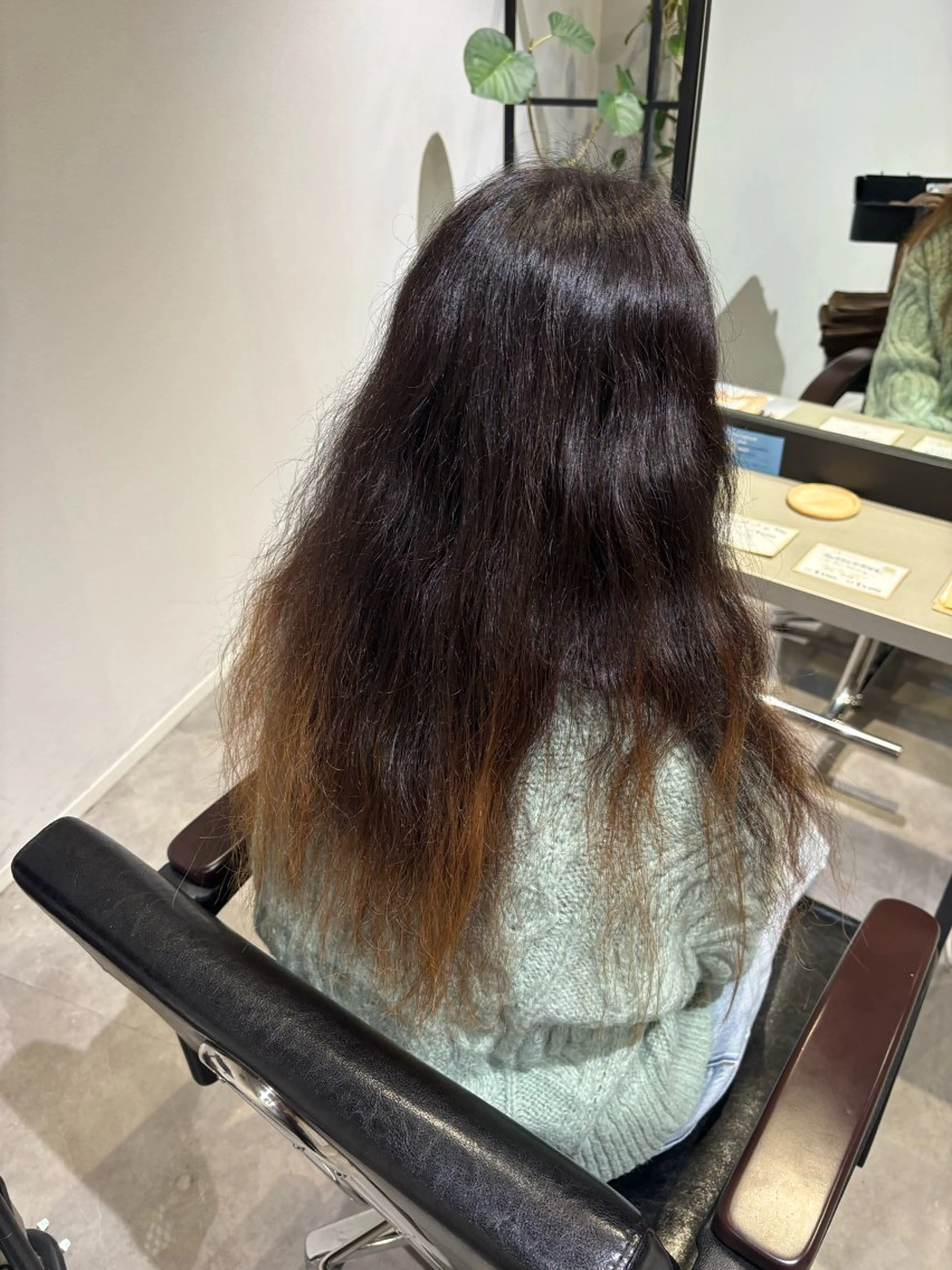 ロング YURINO /ボブ ベージュ/ハイトーンのヘアスタイル