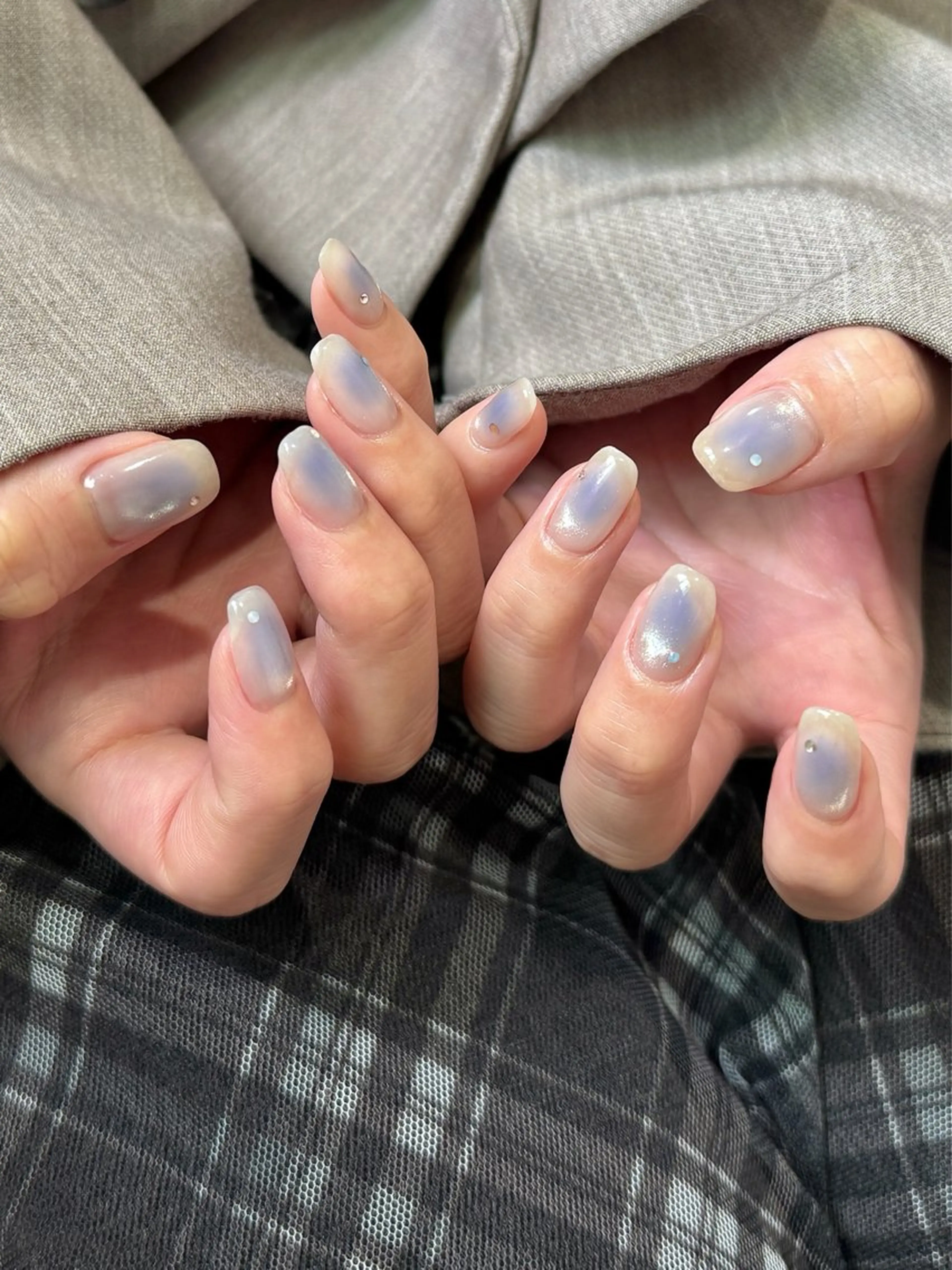 ネイル ブルー チークネイル マグネットネイル 夏ネイル ホワイト ハンドネイル pointillé .ayaのネイルデザイン