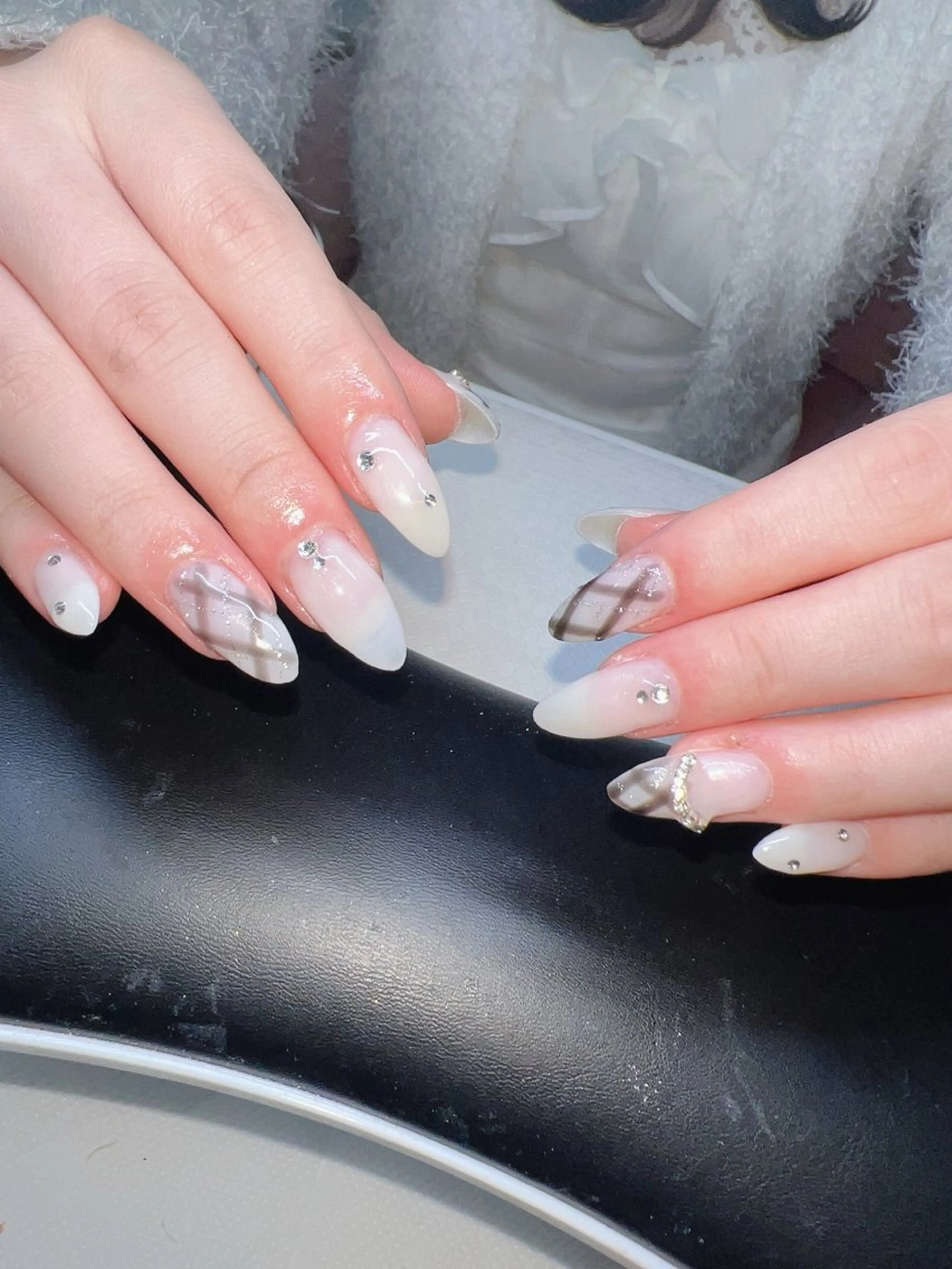 ネイル オーロラネイル チークネイル 長さ出し フットネイル フレンチネイル ハンドネイル Lee Nailsのネイルデザイン