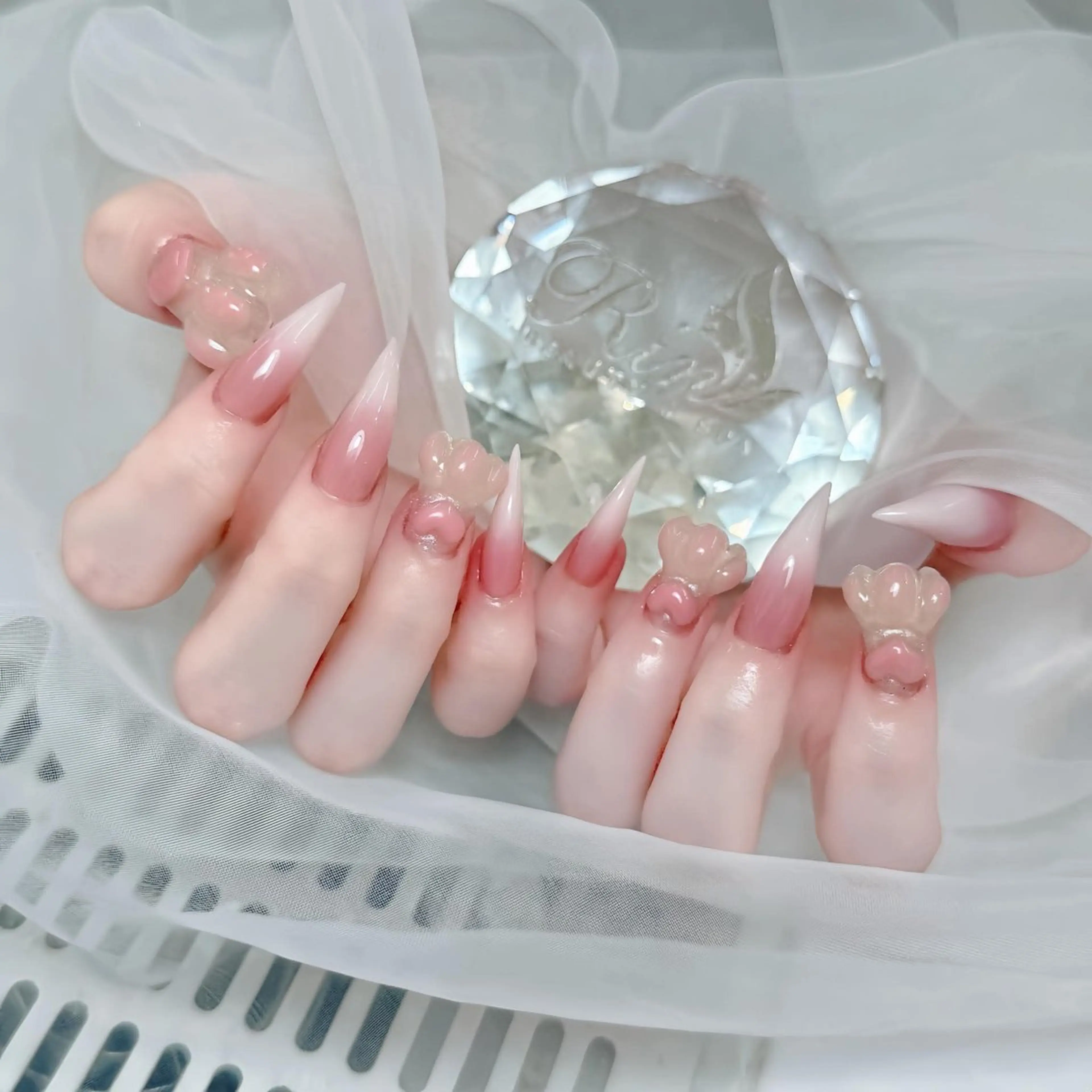 ネイル アートネイル チークネイル ジェルネイル ロングネイル マグネットネイル ハンドネイル Rin Nail 新大久保店のネイルデザイン