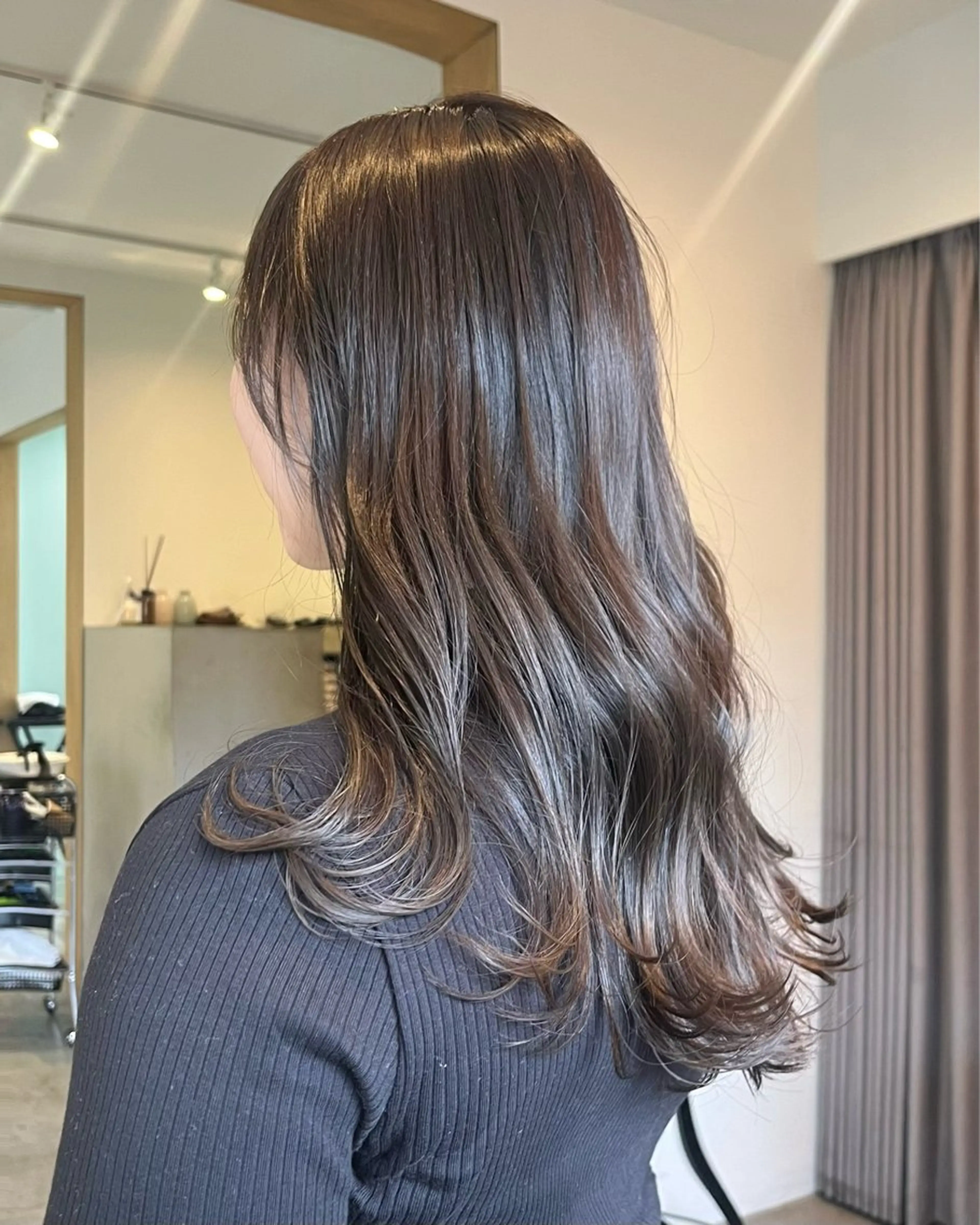 セミロング カラー 透明感カラー カット ヘアカラー YUI／レイヤー カット/透明感カラーのヘアスタイル