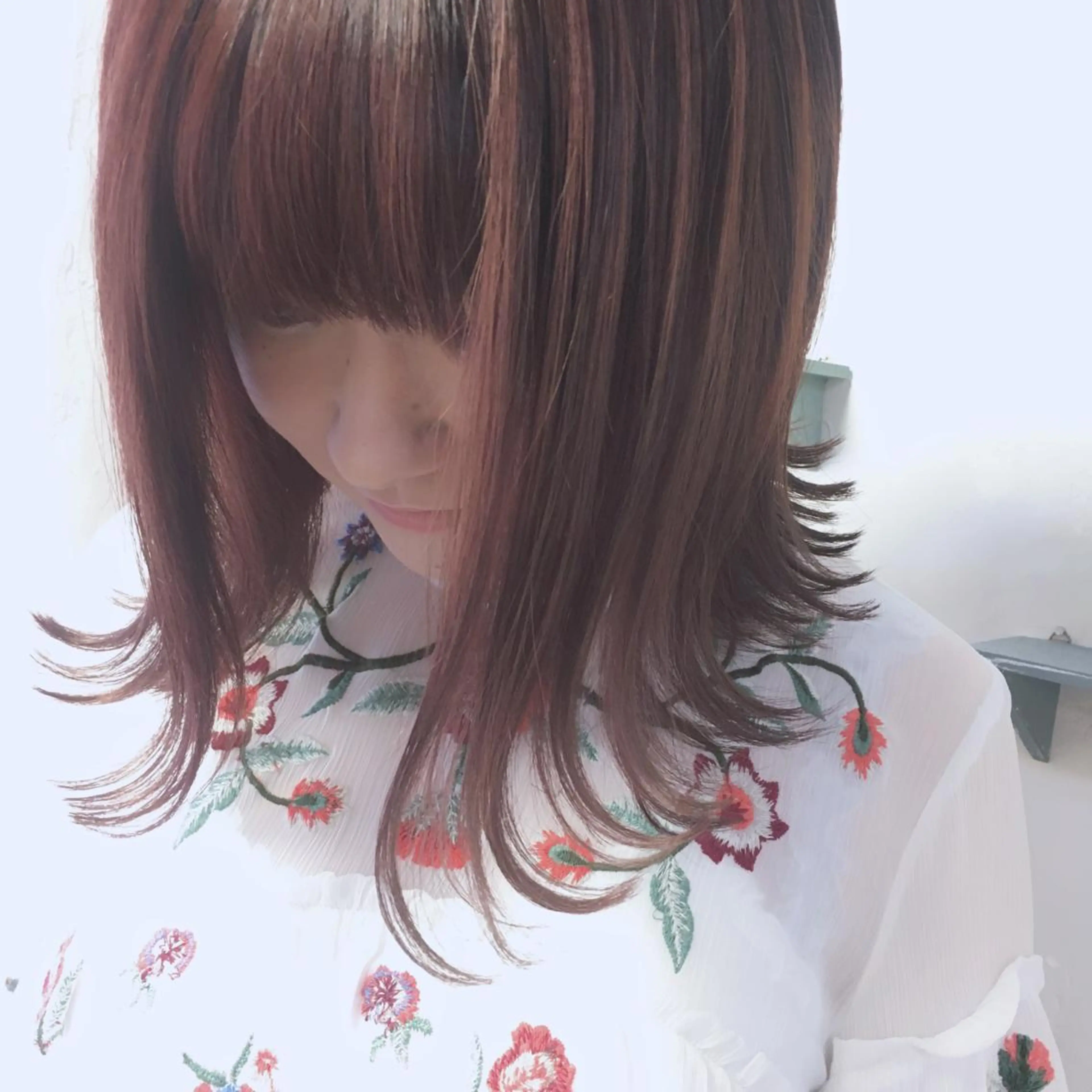 ミディアム カラー パーマ ヘアアレンジ 推し活専用 【派手髪】飯野ゆかりのヘアスタイル