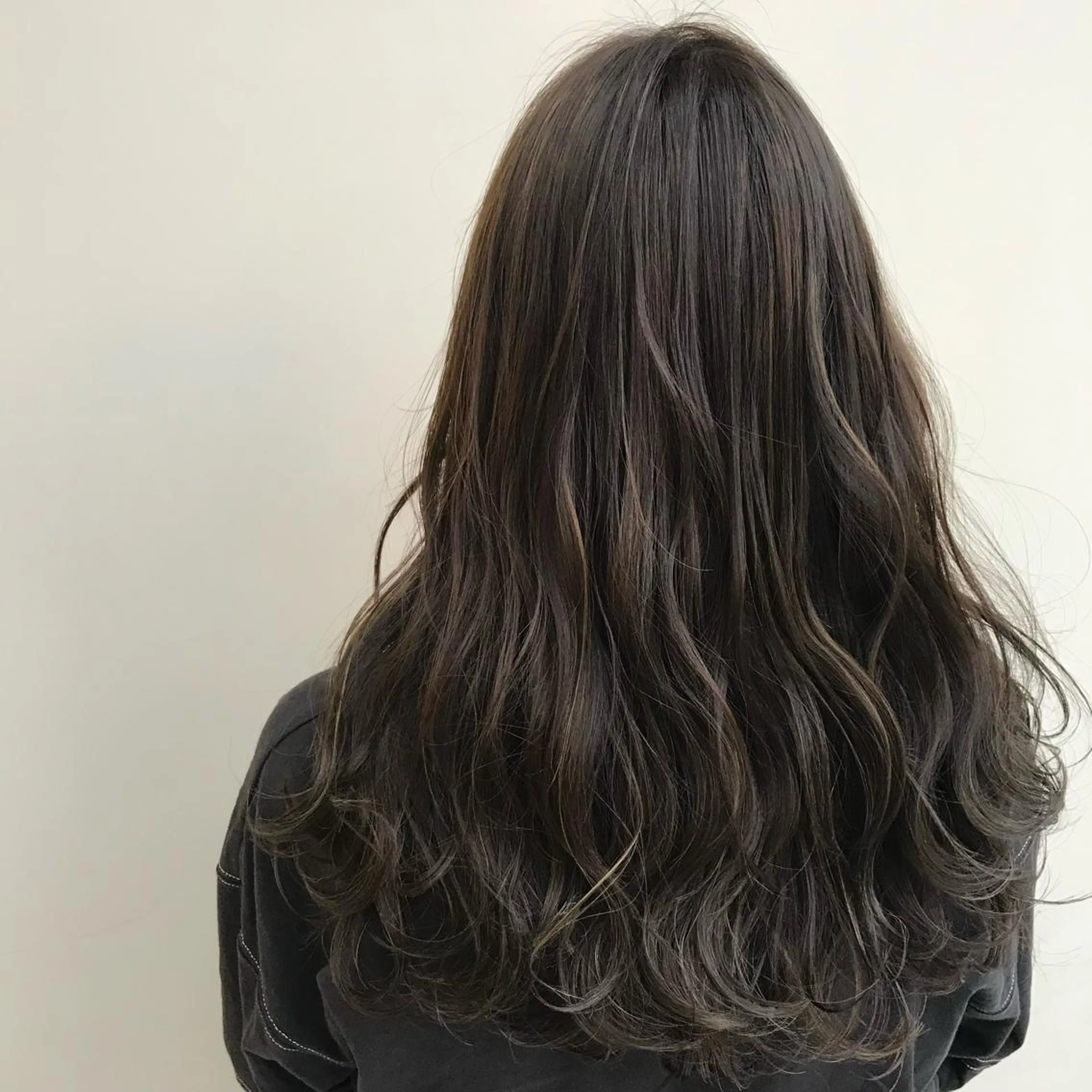 カラー ブリーチ ケアブリーチ ダブルカラー イヤリングカラー ハイライトカラー 落合しほ/韓国ヘア/ 髪質改善/縮毛矯正のヘアスタイル