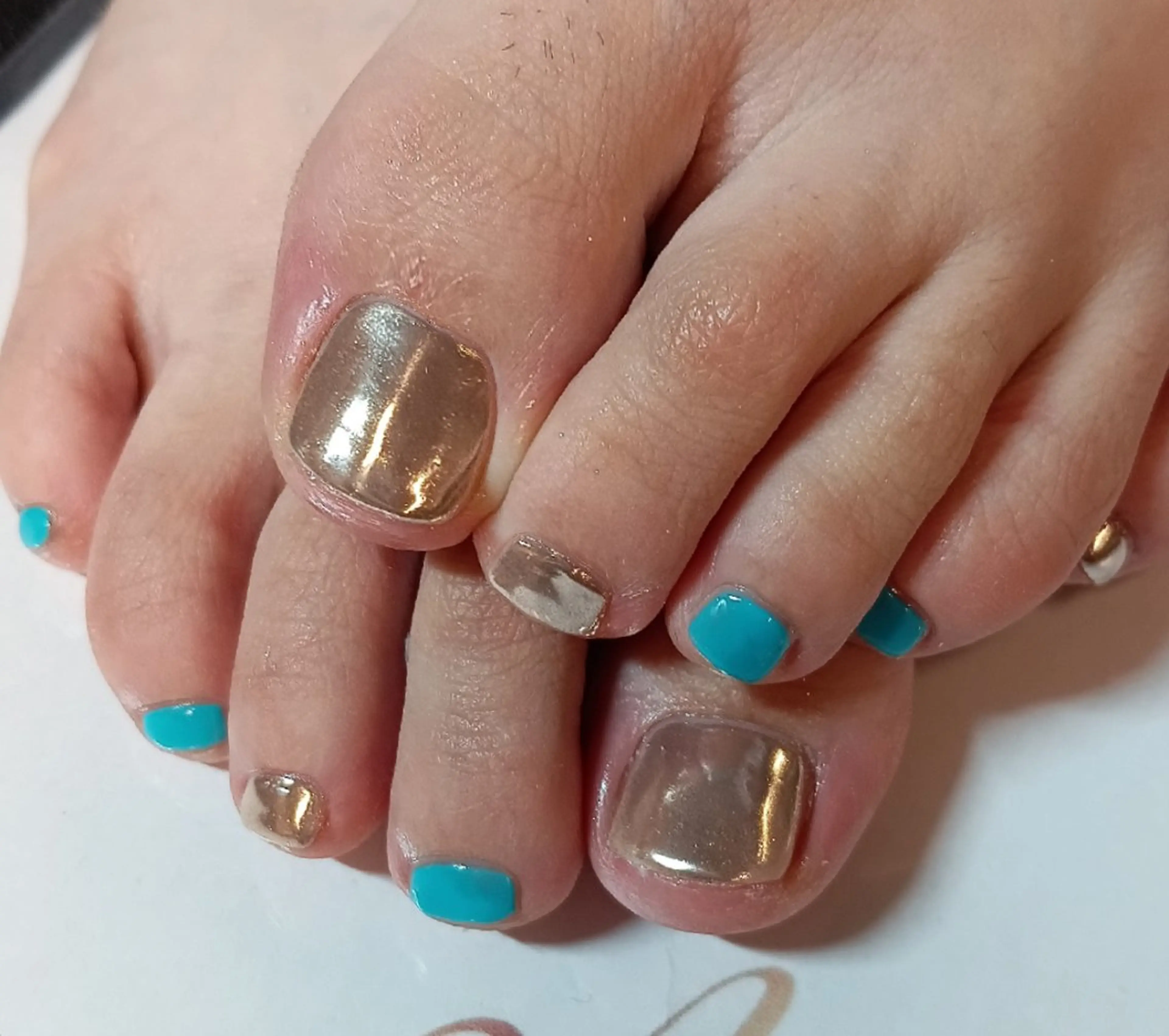 ネイル ミラーネイル ハンドネイル フットネイル ハンドケア 🦋AYNIL🦋 ナチュラル専門店♥️のネイルデザイン