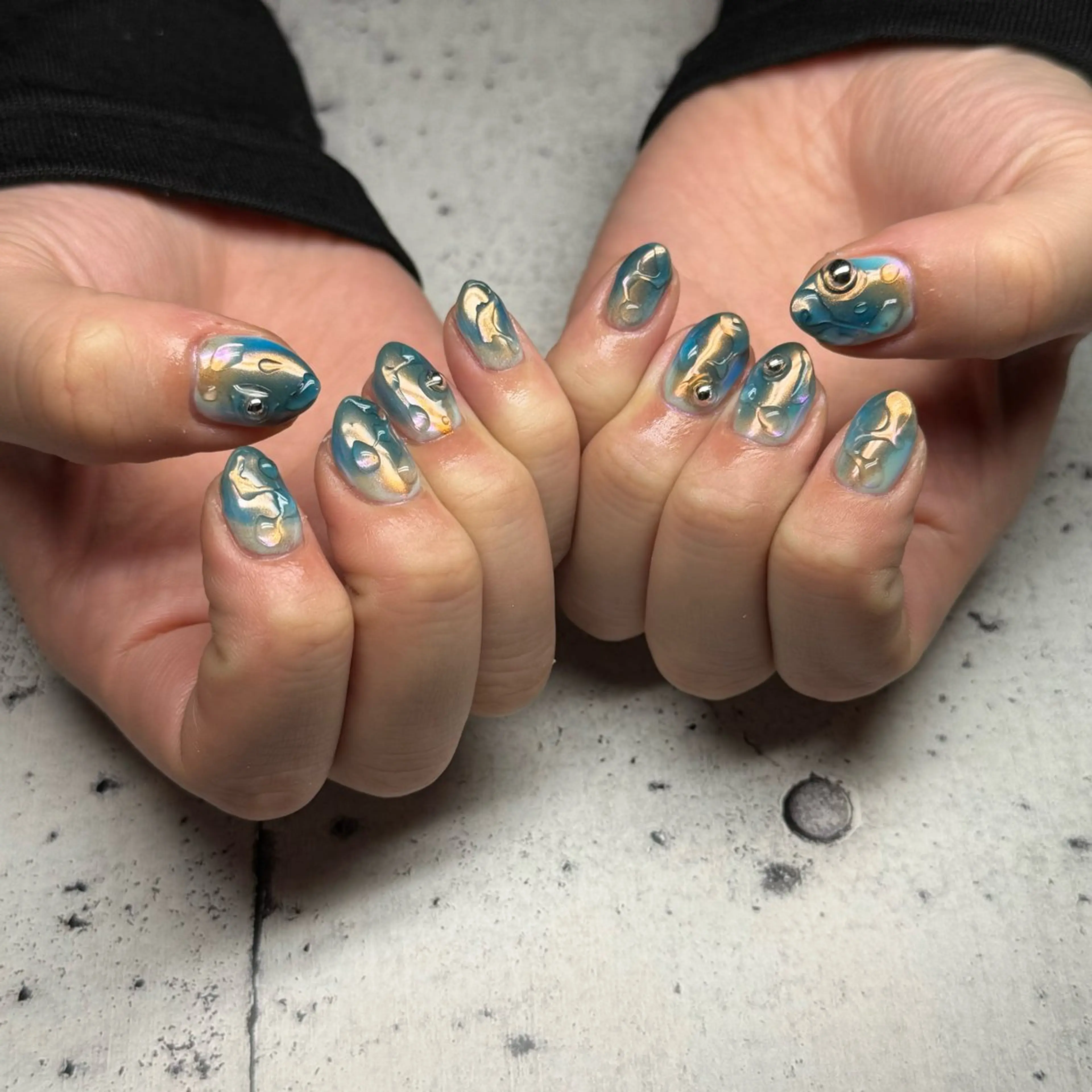 ネイル ミラーネイル ハンドネイル 𝐫𝐚𝐢 𝐧𝐚𝐢𝐥のネイルデザイン