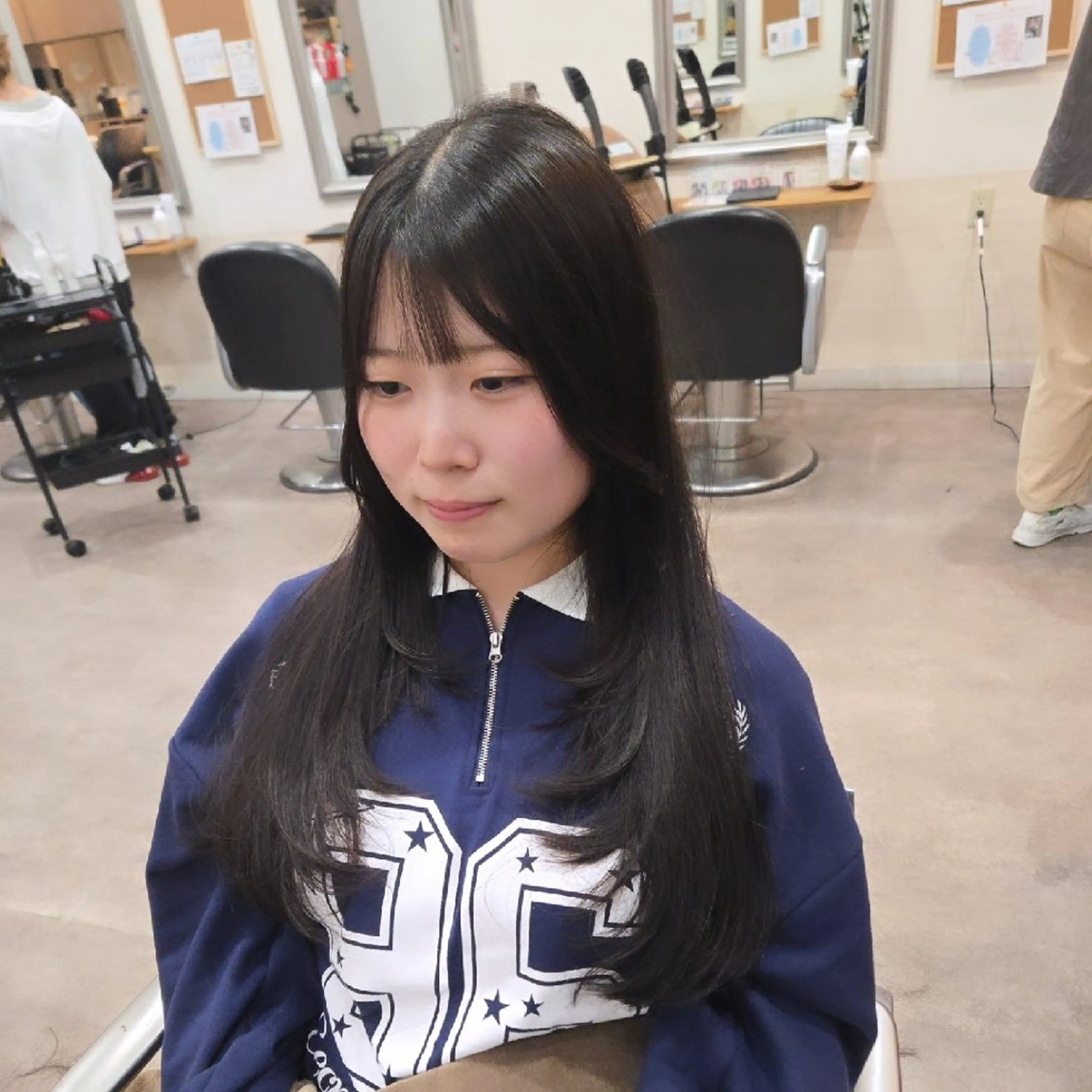 ロング カット 暖色🍎透明感カラー 🩵小林かりんのヘアスタイル