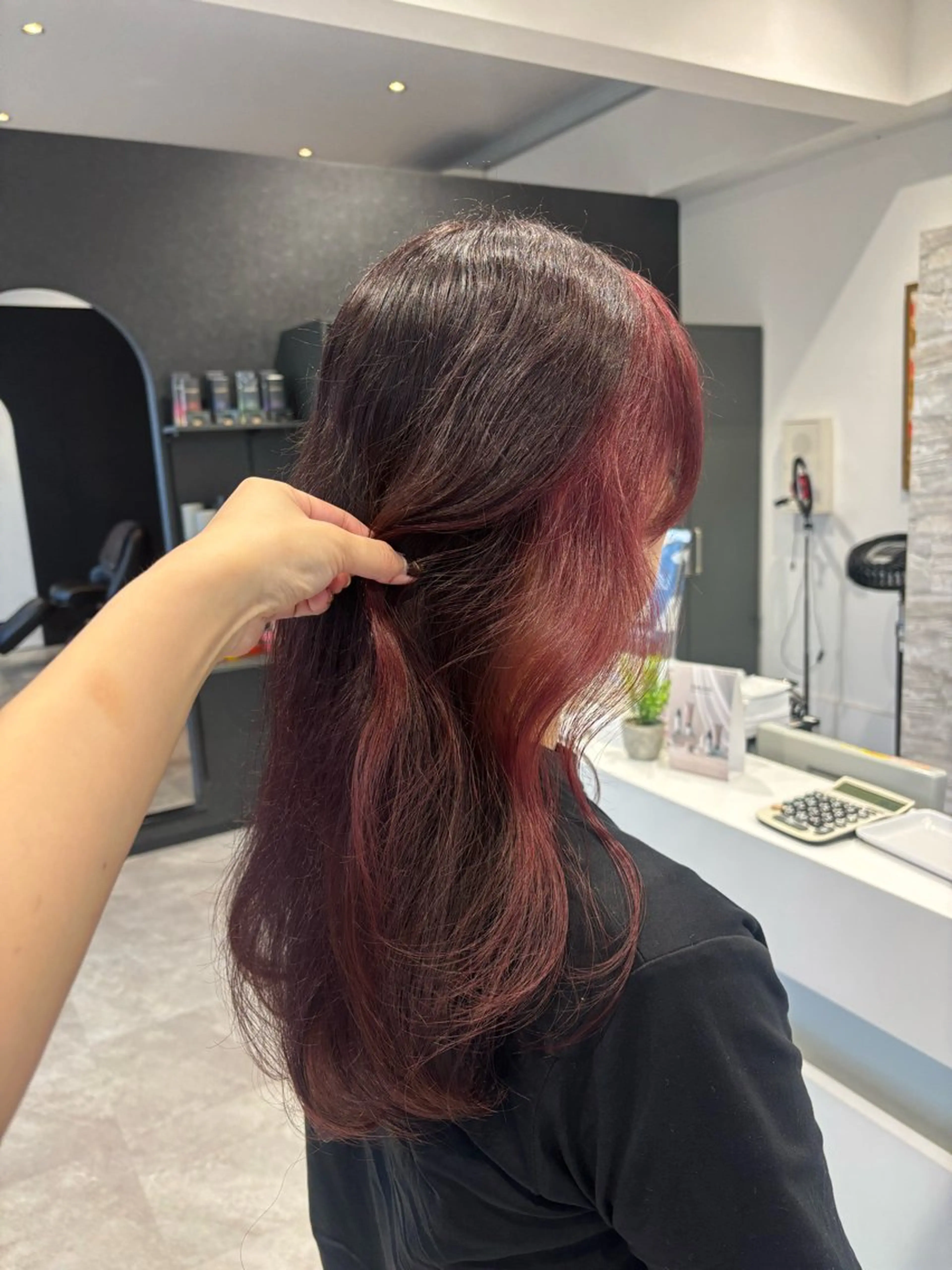 セミロング ミストバング ヘアカラー maki💖 レイヤー/髪質改善のヘアスタイル