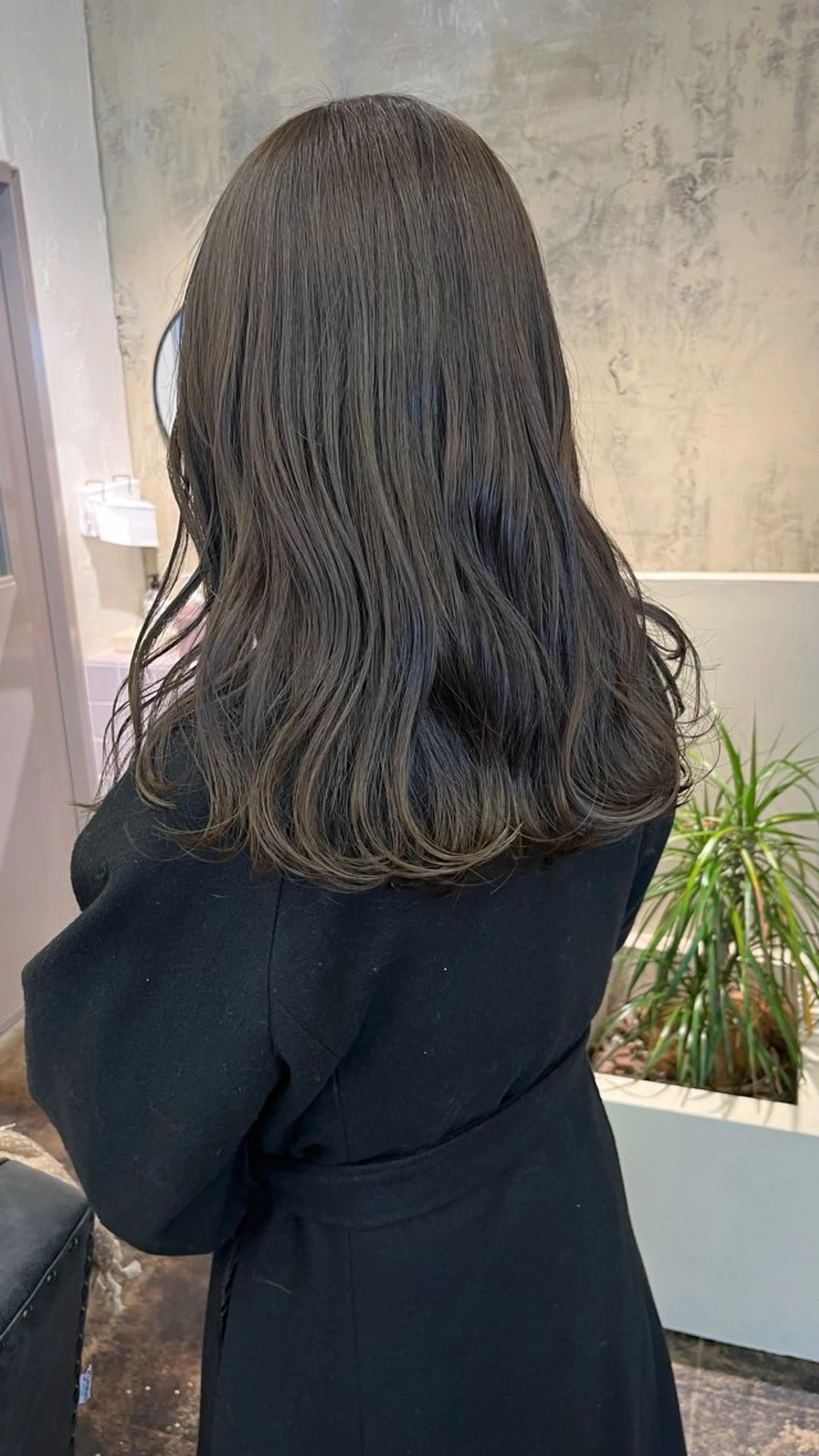 セミロング カラー グレージュ オリーブグレージュ オリーブグレー ヘアカラー トリートメント 西山 紗耶香🪽 透明感カラー/ボブのヘアスタイル