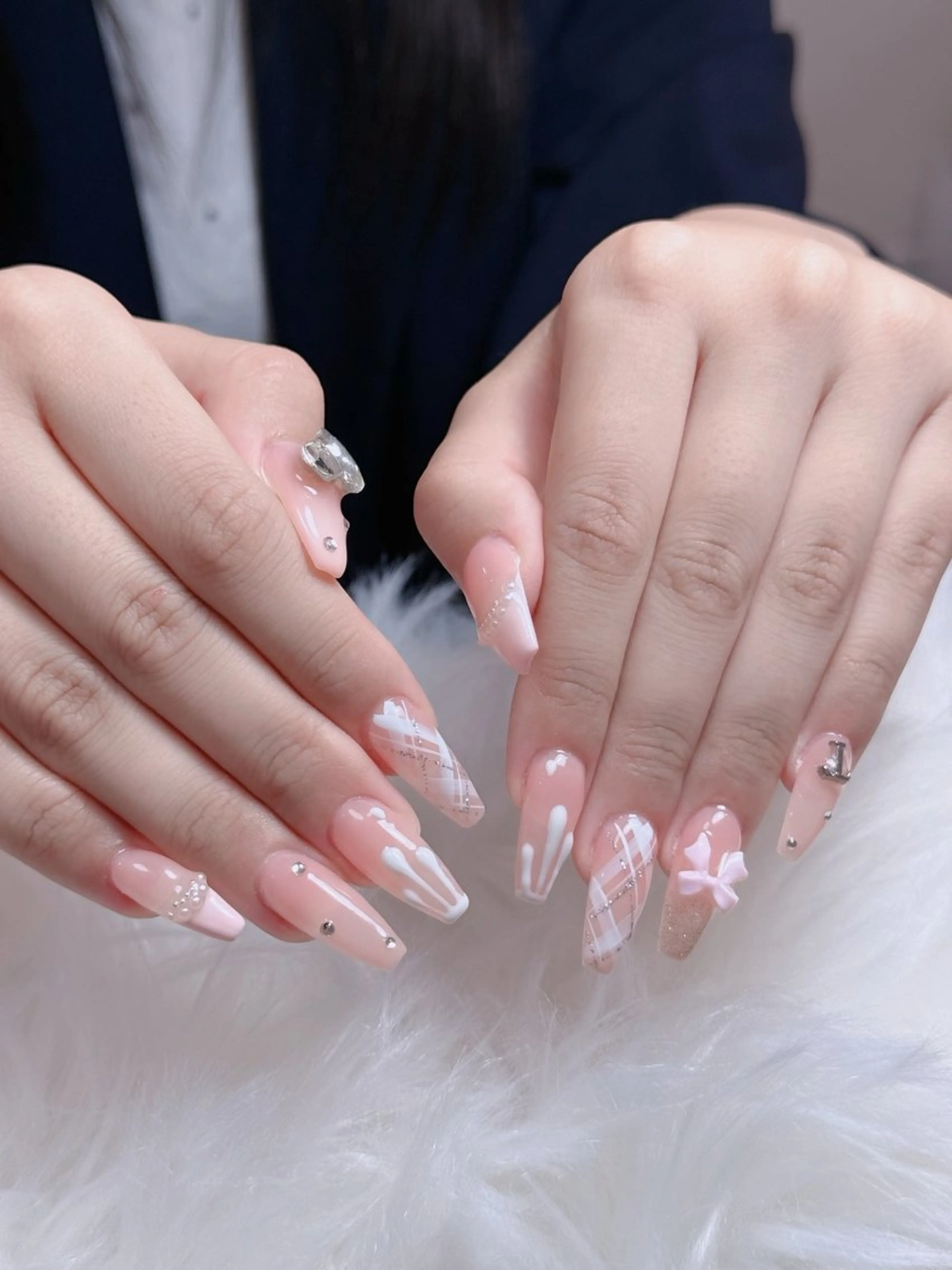 ネイル フレンチネイル ジェルネイル キラキラネイル 韓国ネイル マグネットネイル Julli NailStudioのネイルデザイン