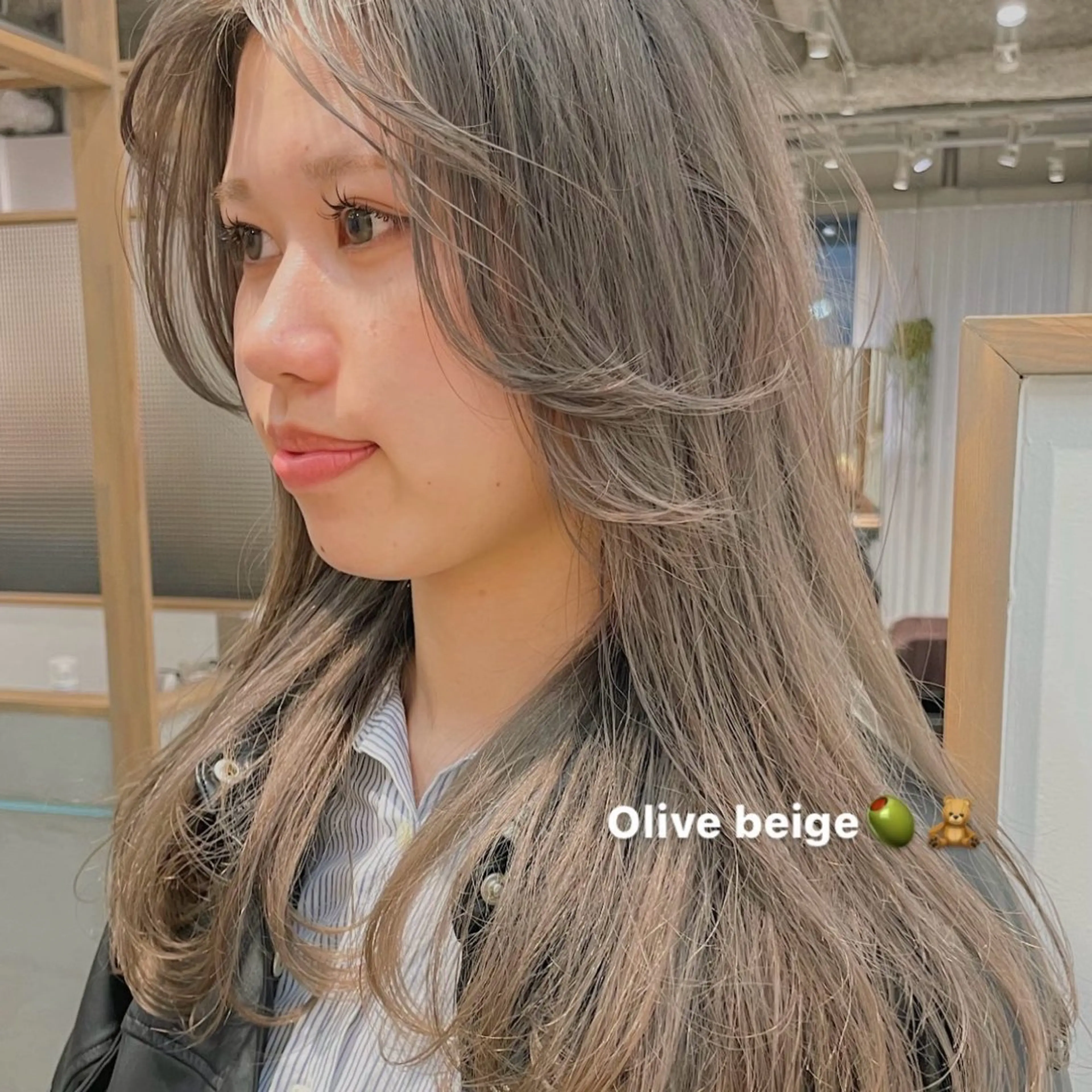 セミロング カラー ベージュカラー ブリーチ ヘアカラー ニイ/栄/ ボブカットモデル募集のヘアスタイル