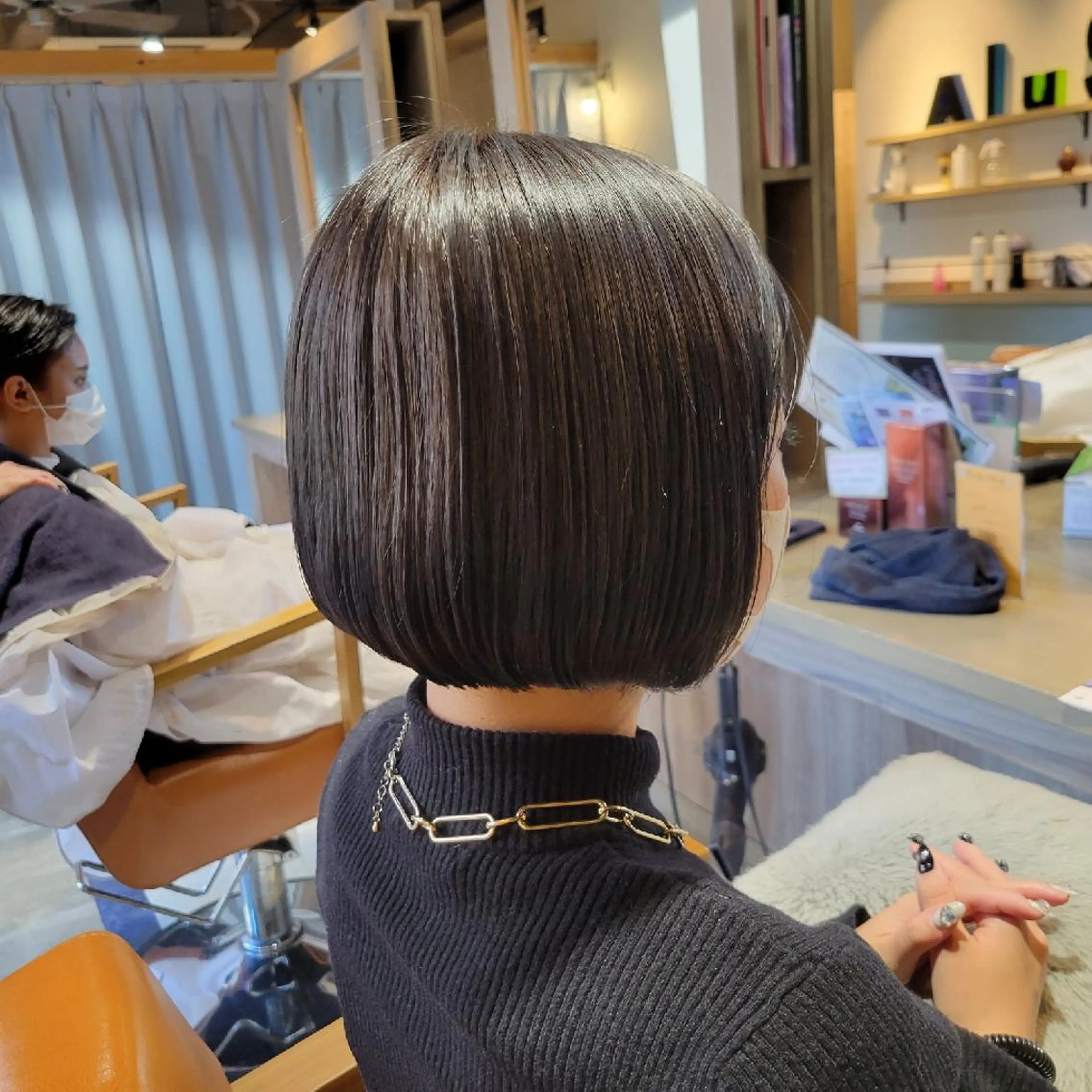 ショート ボブ カット alushe 岡 陽子のヘアスタイル