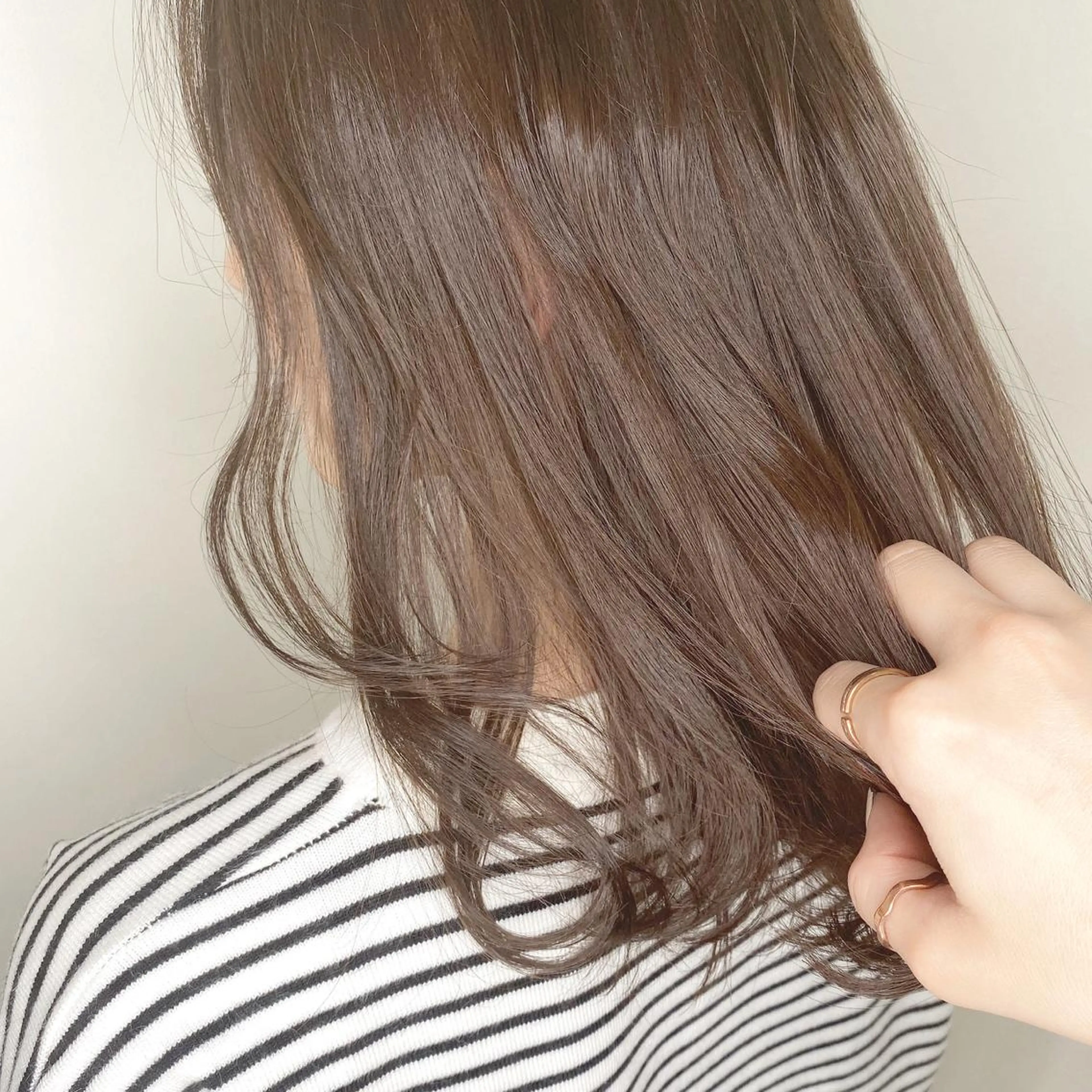 ミディアム ミルクティーブラウン ヘアカラー 似合わせ提案サラ艶♡ 彩華のヘアスタイル