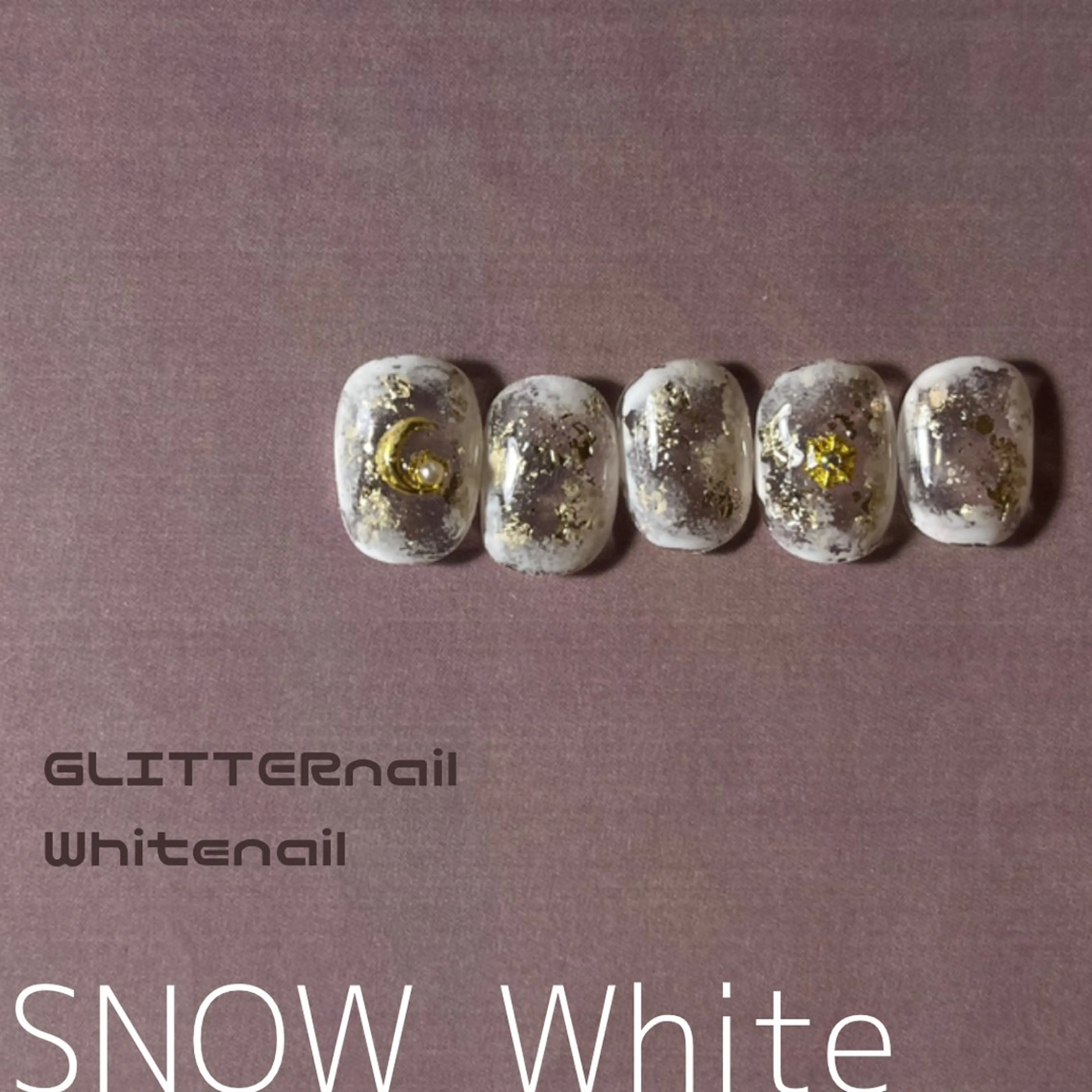 ネイル ホワイト 冬ネイル フリーランス¨̮⃝ ネイリストOKADAのネイルデザイン