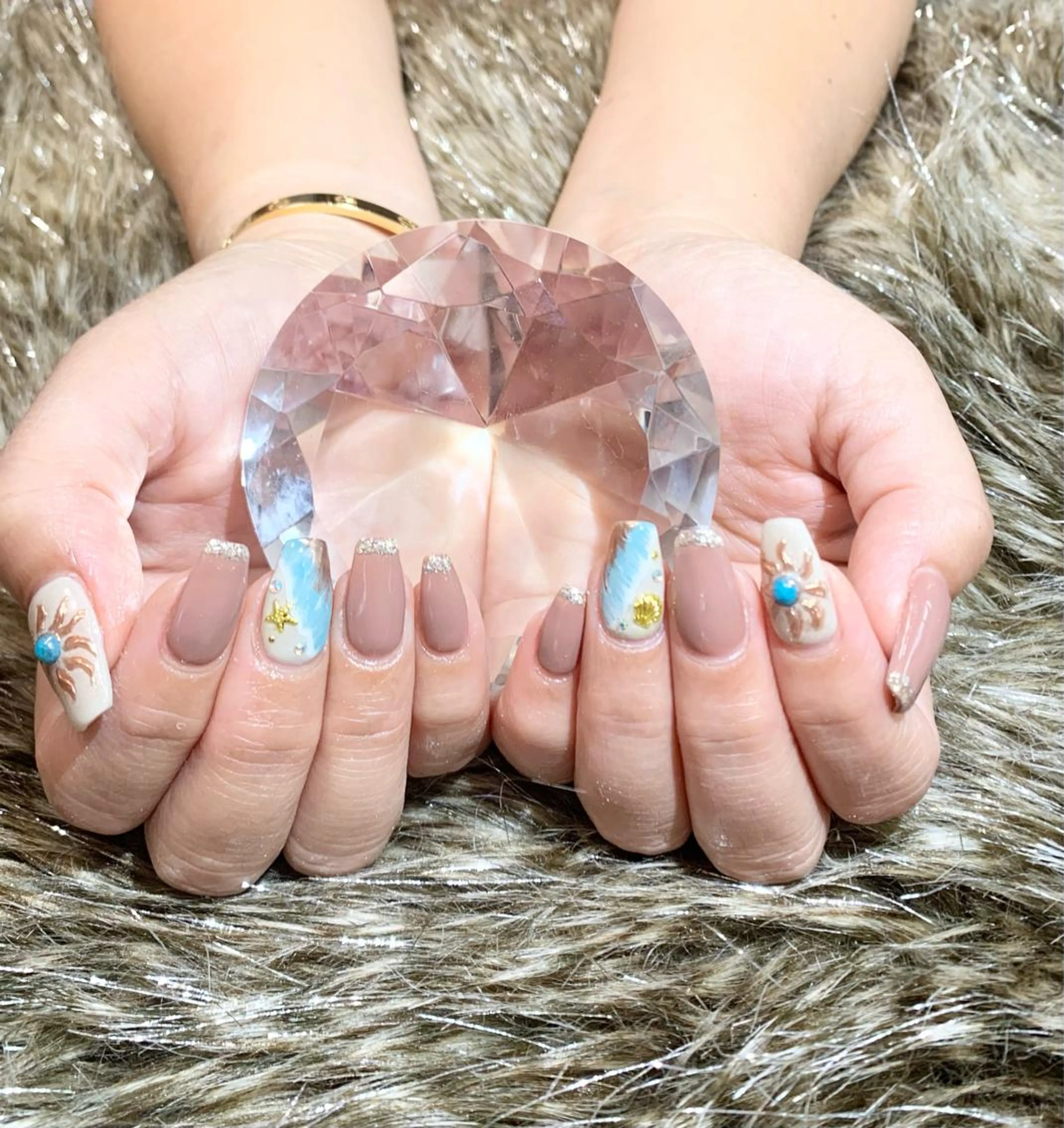 ネイル ハンドネイル ハンドケア 🌙都岡 ムーンネイルのネイルデザイン