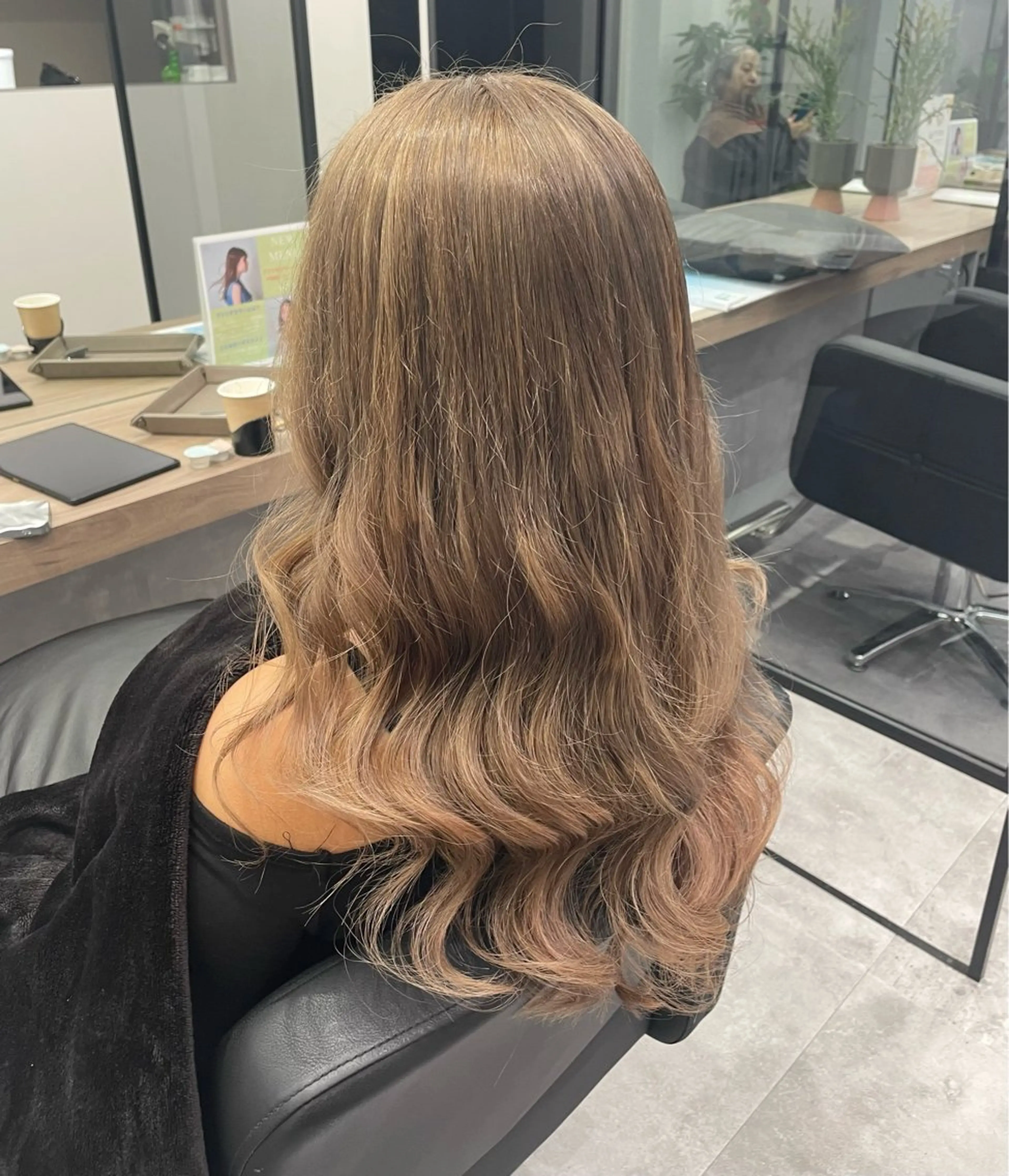 ロング カラー ヘアカラー COCO .のヘアスタイル
