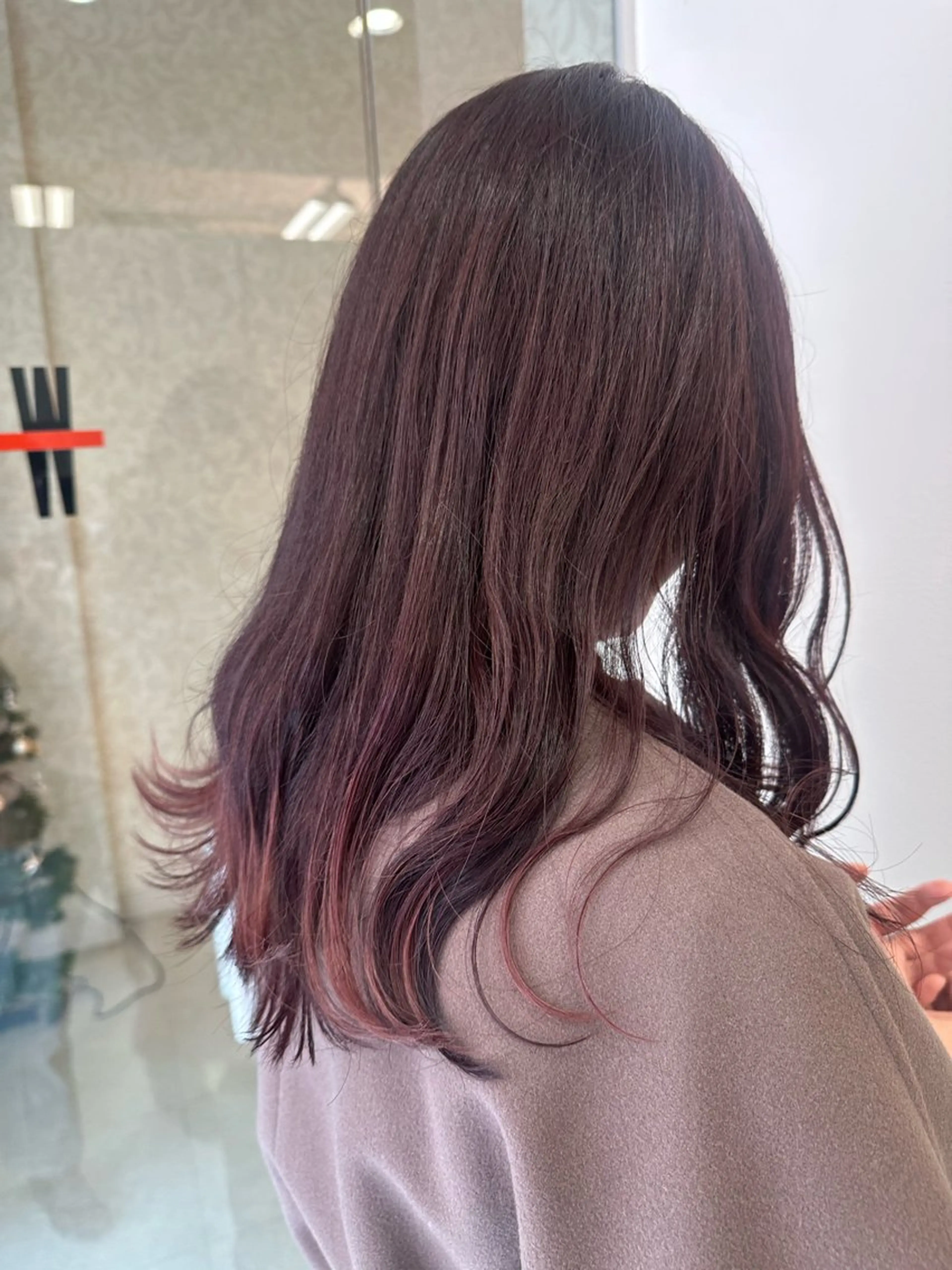 ロング カラー ブリーチ ピンクカラー 野々村 麻由のヘアスタイル