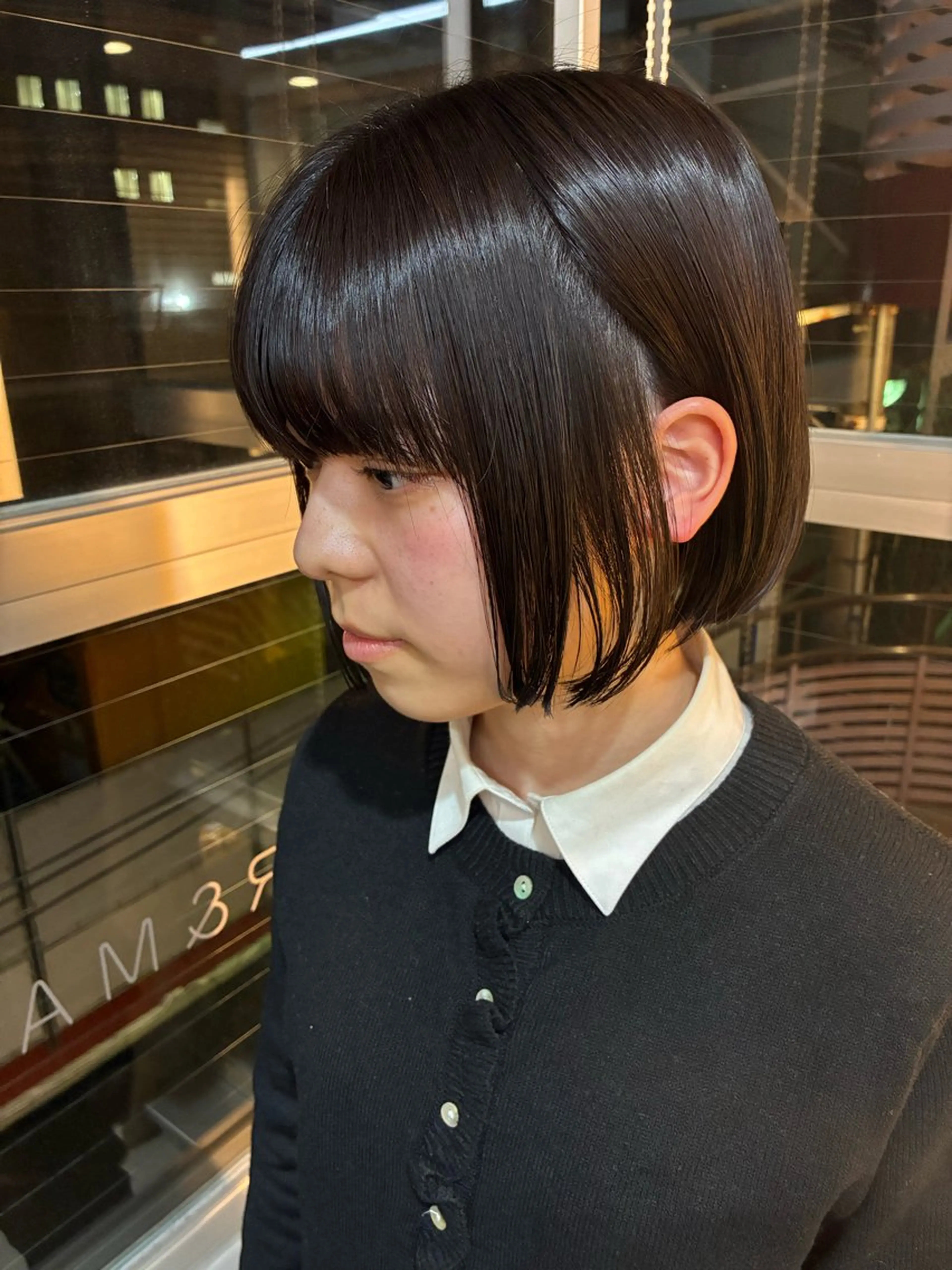 ショート カラー 黒髪 透明感カラー グレーブラック 中野 佑麻のヘアスタイル