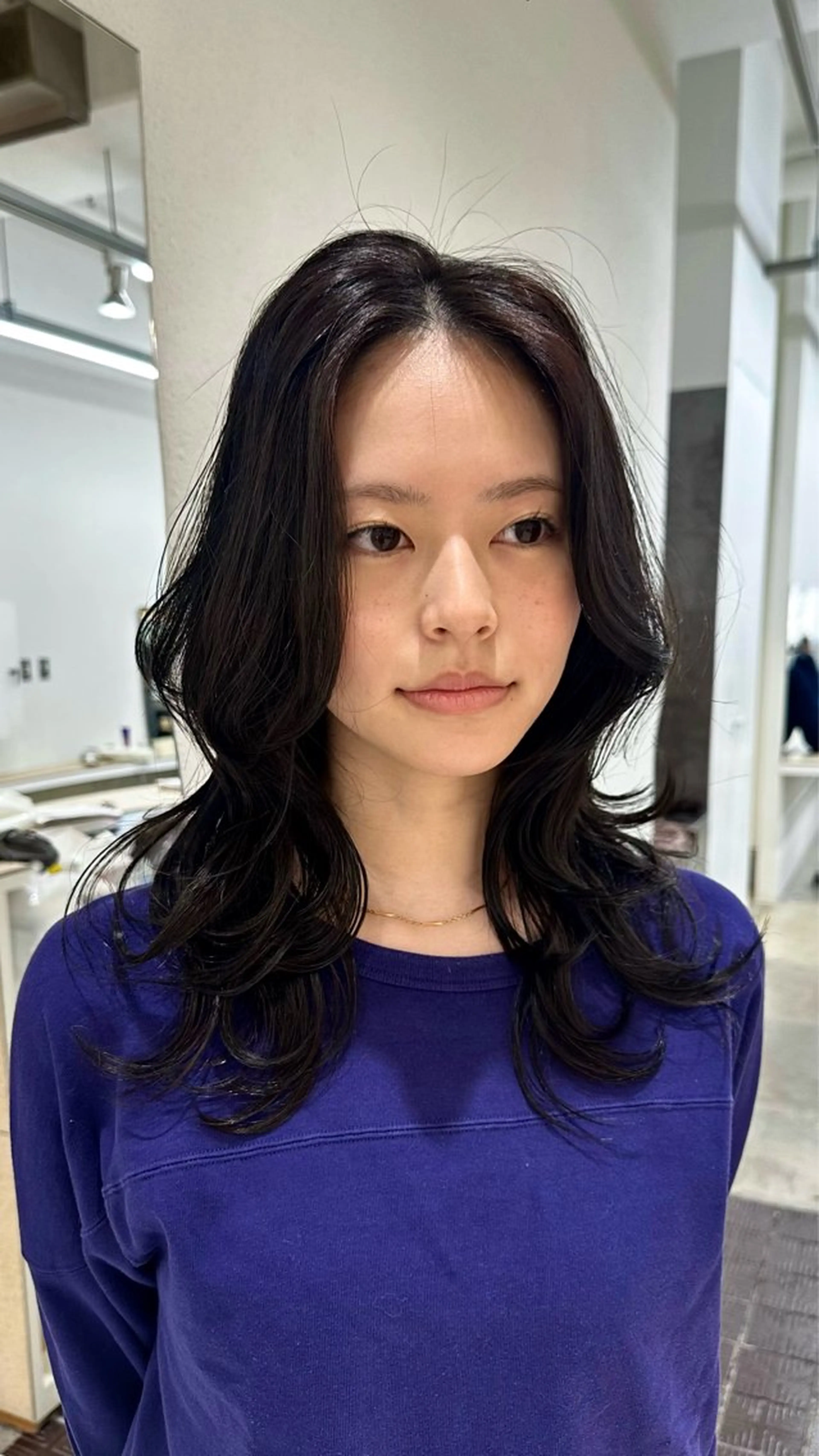 ロング カラー 黒髪 ブリーチ ブルーカラー ブルーブラック 透明感カラー ヘアカラー 🪐ブリーチ/y2k ヘア🪐HARUKAのヘアスタイル