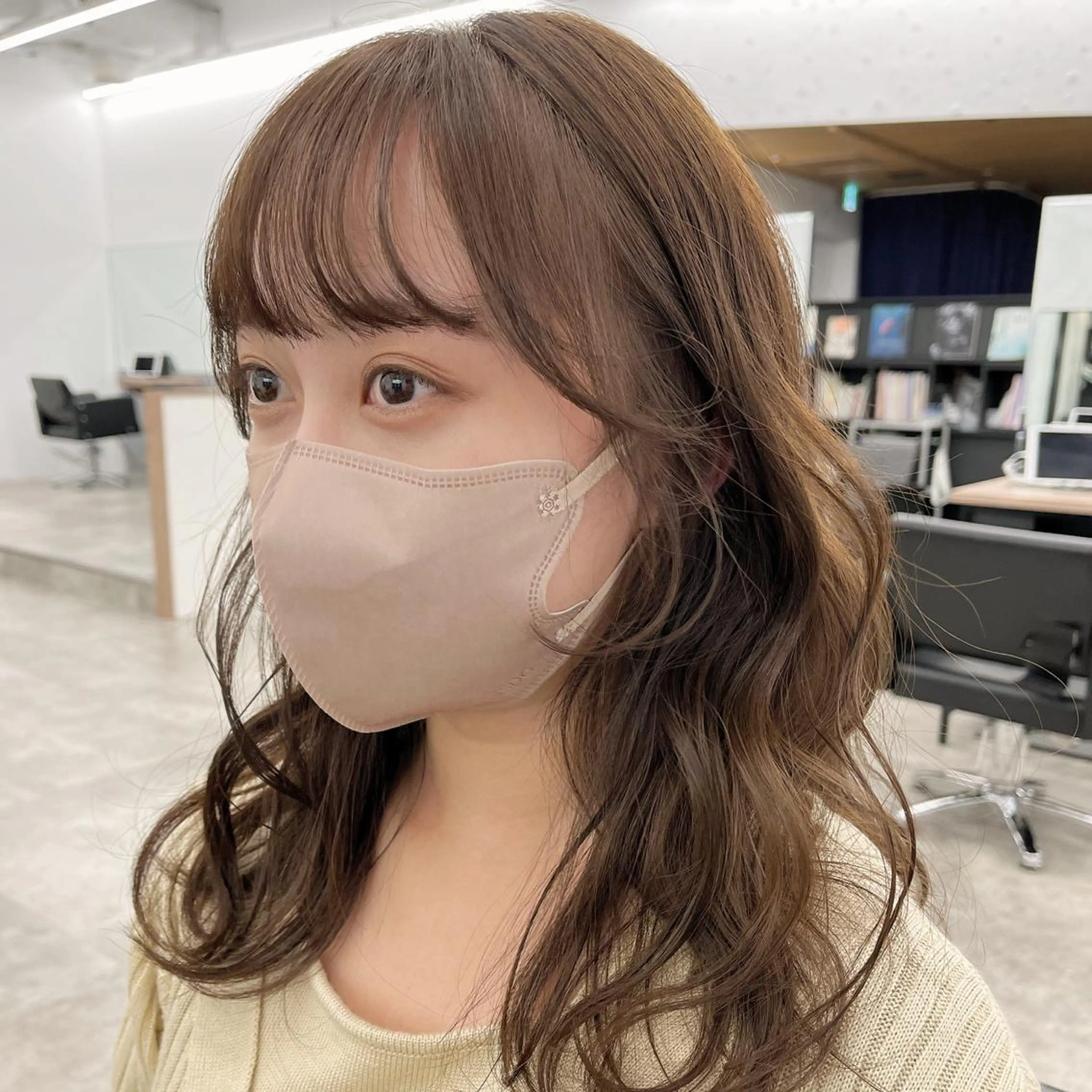 セミロング カラー ベージュカラー 透明感カラー ハイライトカラー ハイトーンカラー ハイライト 🌱ボブ/レイヤー/ ベージュ/あやみ✨のヘアスタイル