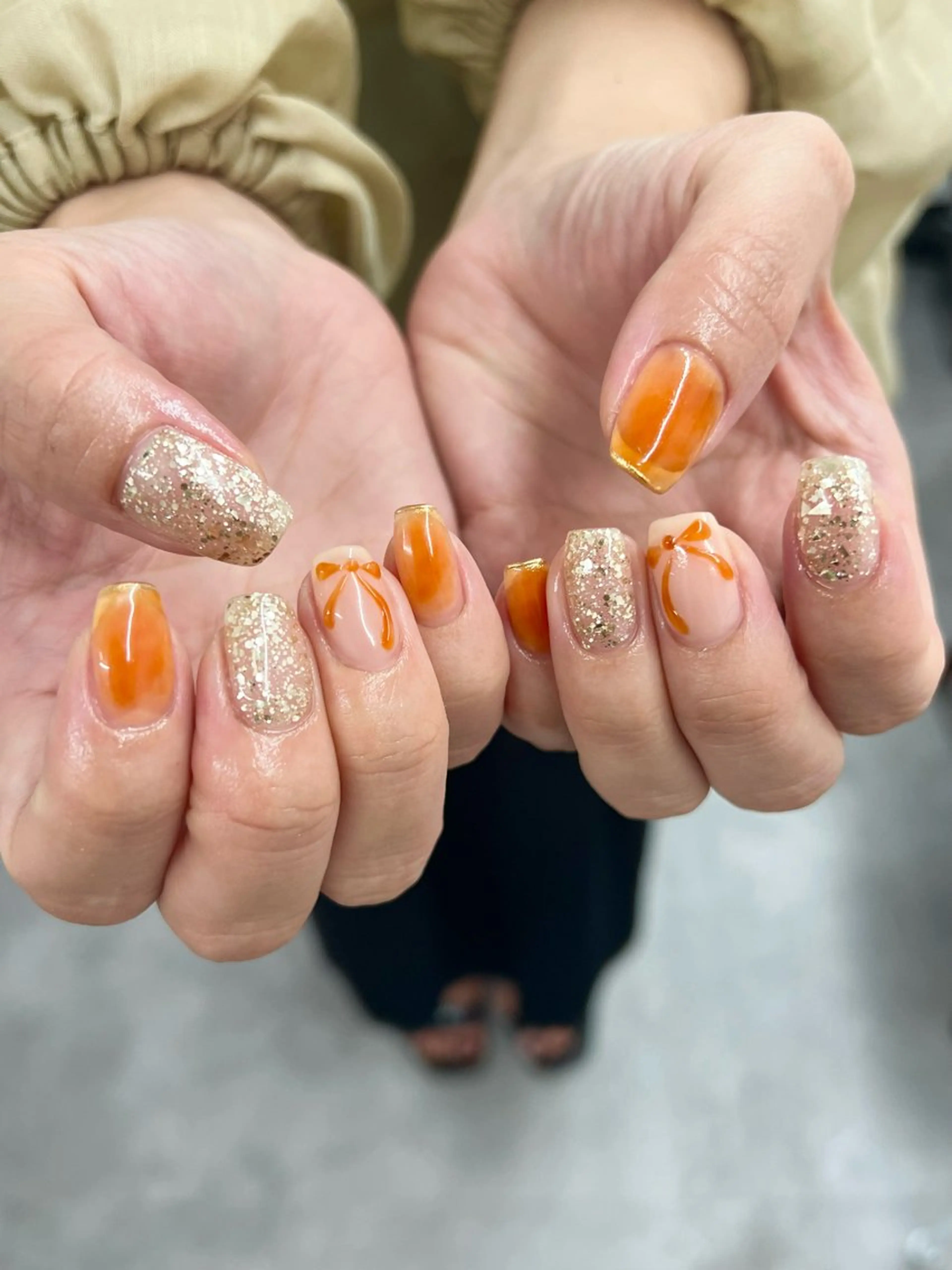ネイル ジェルネイル ゴールド マグネットネイル ニュアンスネイル オレンジ ハンドネイル ハンドケア Bana_ Nailのネイルデザイン