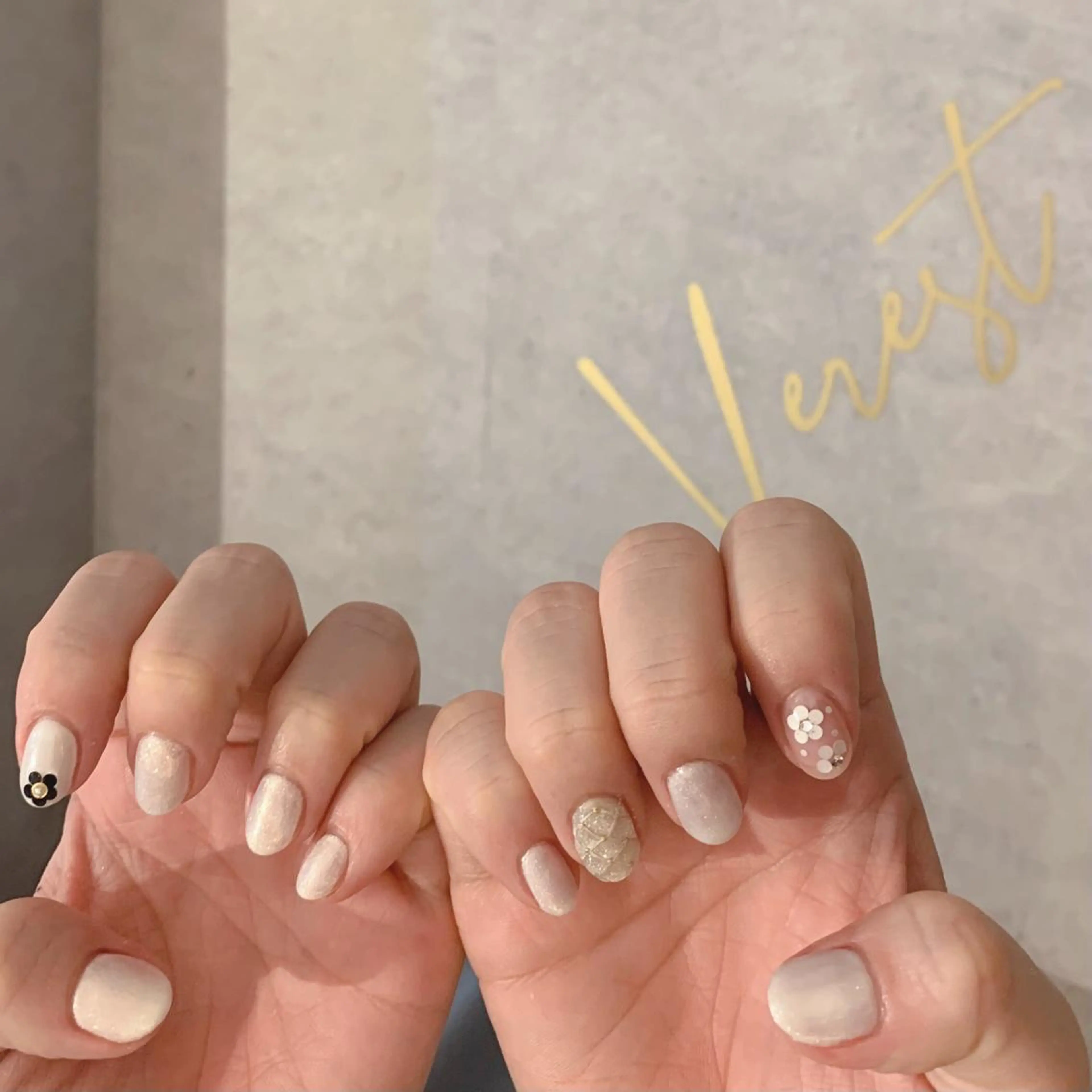 ネイル アートネイル ニュアンスネイル Verest 西荻窪のネイルデザイン