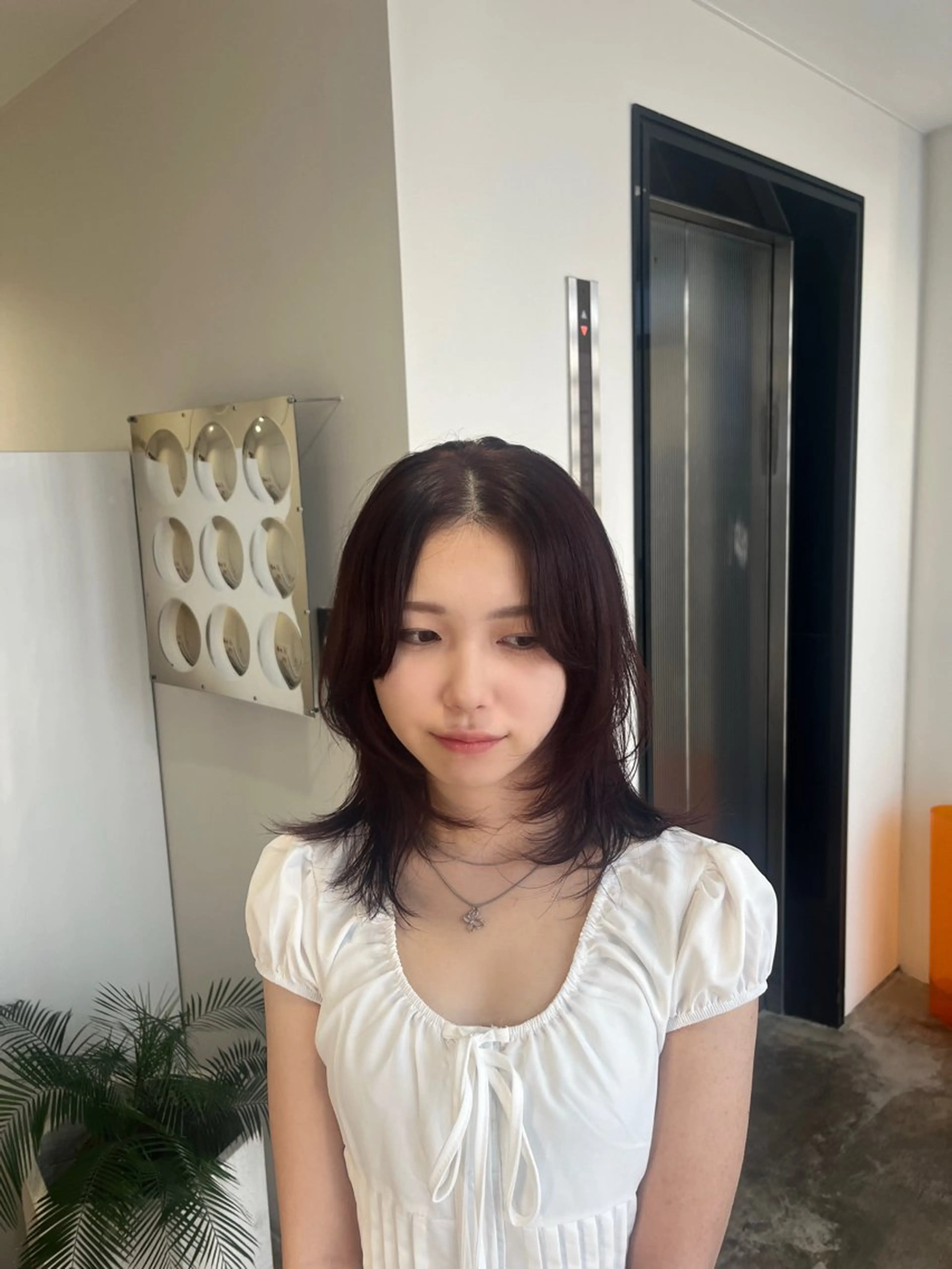 ミディアム カット ヘアカラー Shion/ レイヤー/髪質改善のヘアスタイル