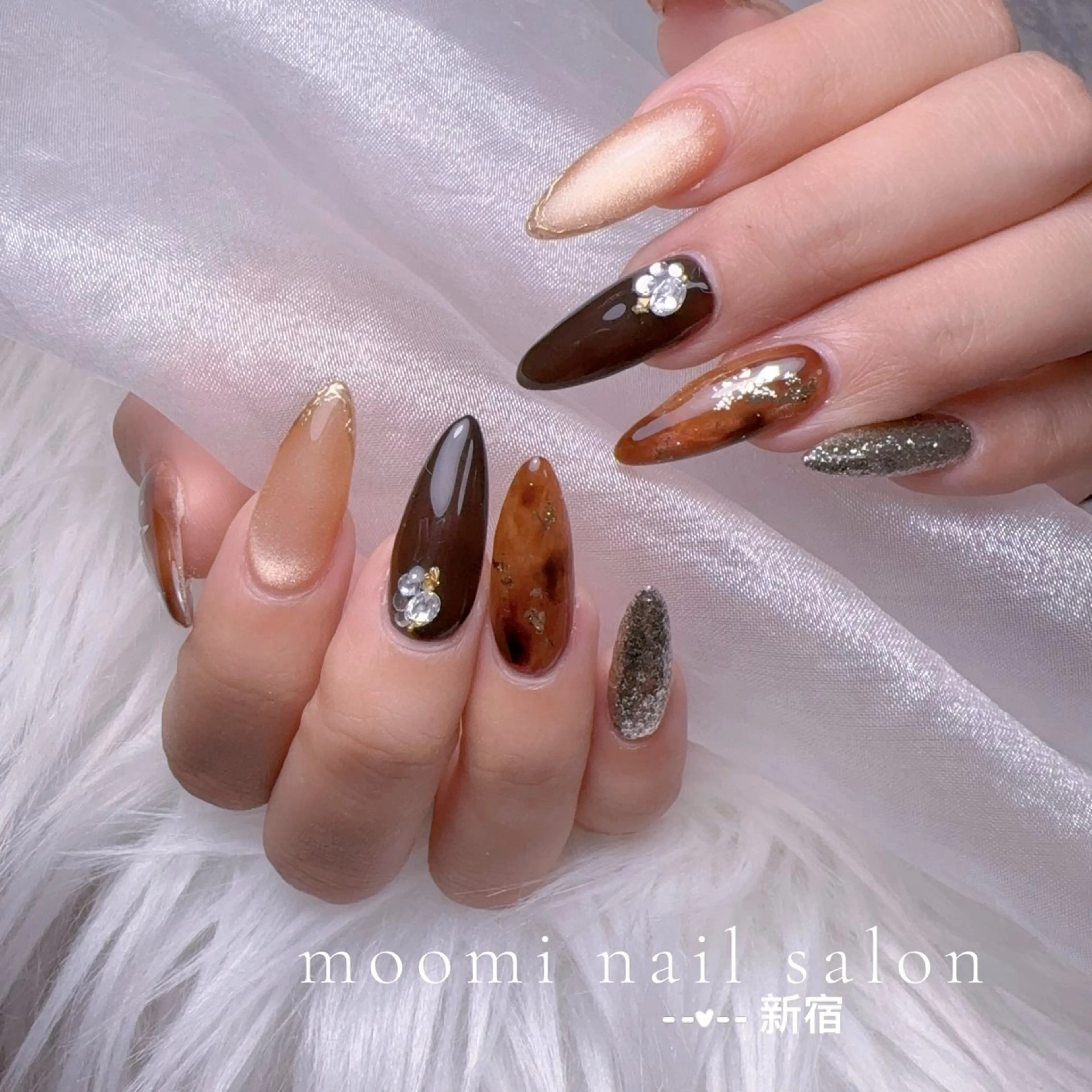 ネイル チークネイル フレンチネイル ジェルネイル グラデーション ハート ハンドネイル moomi nail スカルプ専門のネイルデザイン