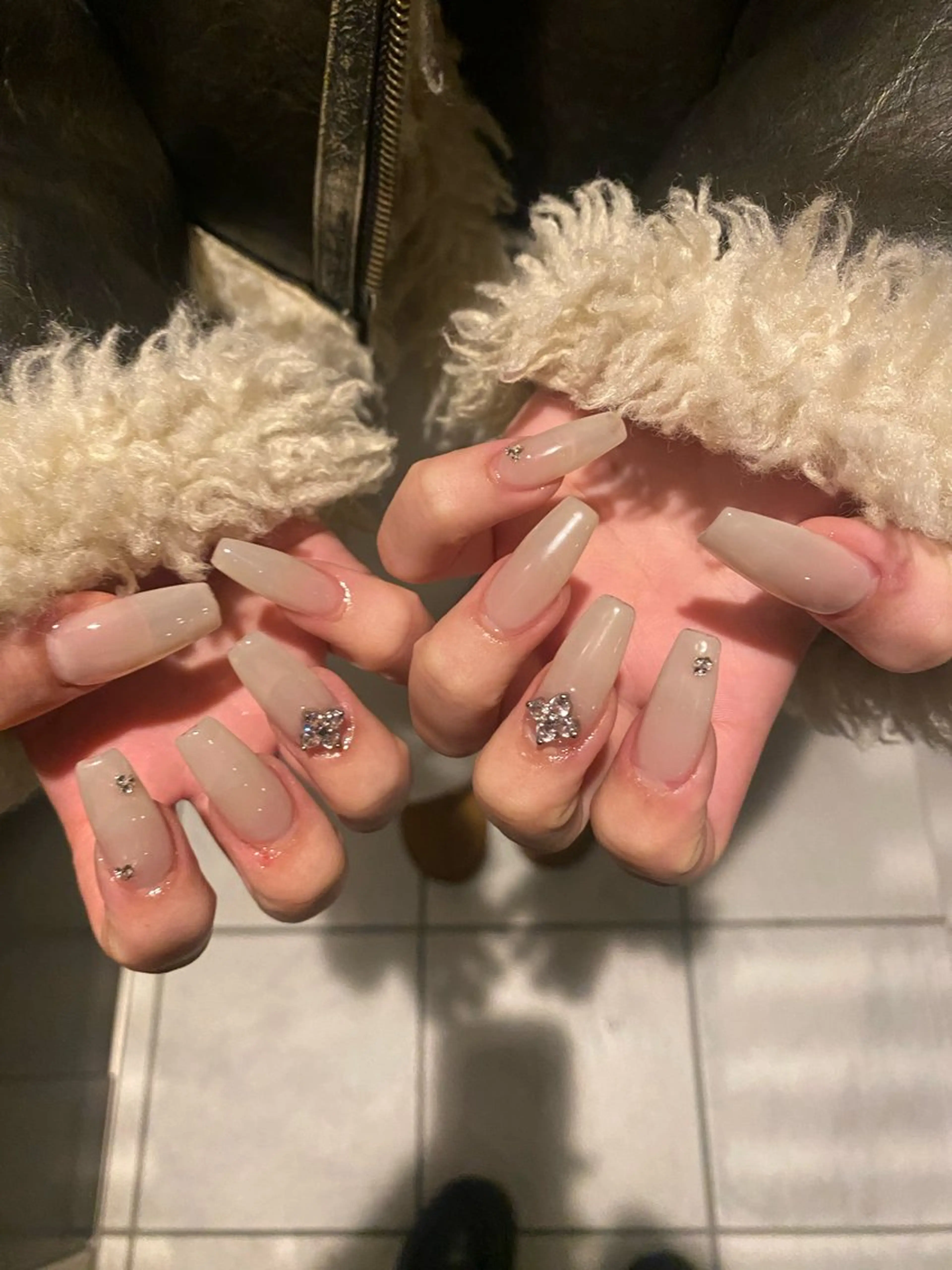 ネイル ＼近畿大学／近く🦢 Swanのネイルデザイン