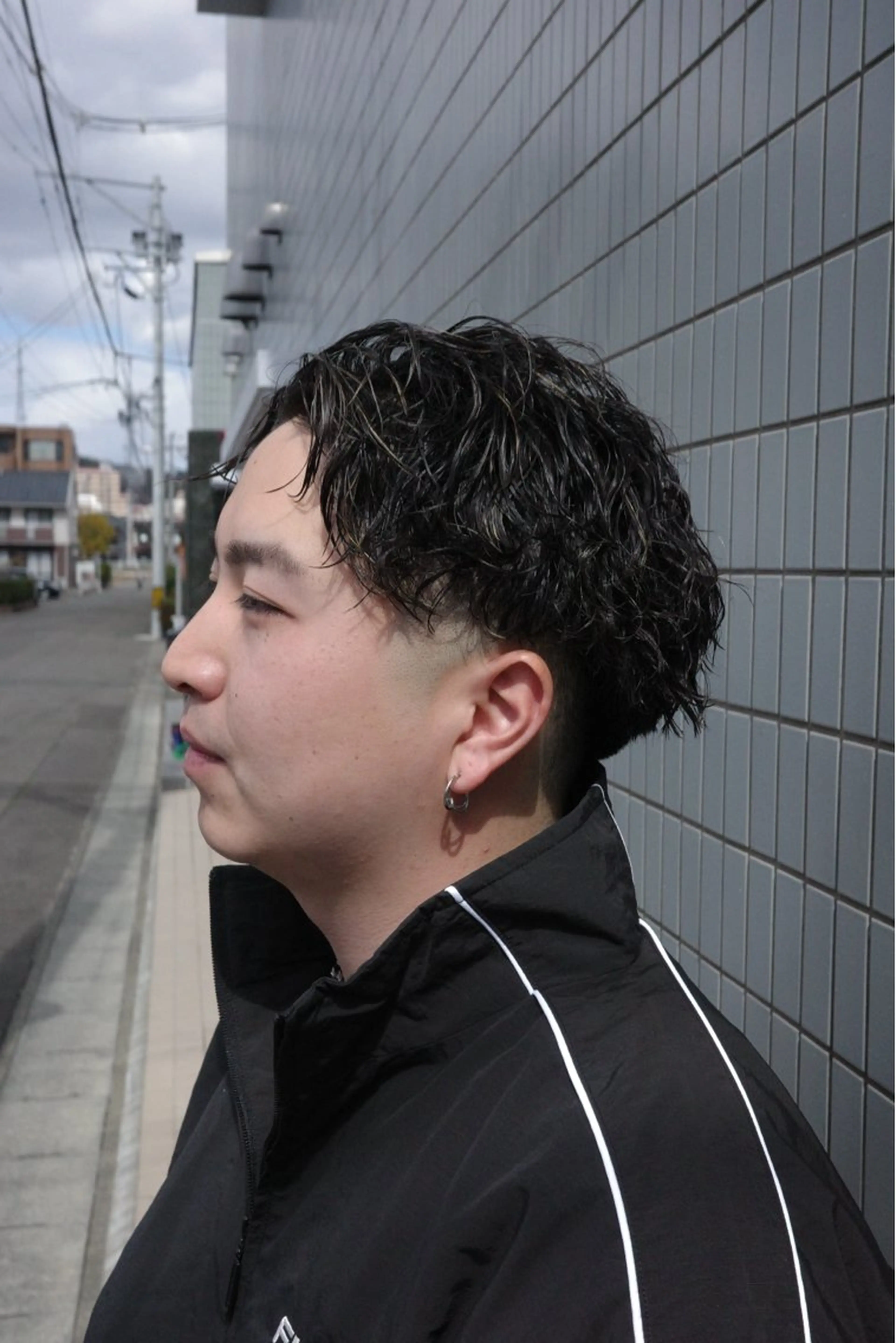 ミディアム パーマ メンズ ミディアムパーマ フェードカット メンズパーマ 波巻きパーマ 高橋 怜玖／仙台／長町のヘアスタイル