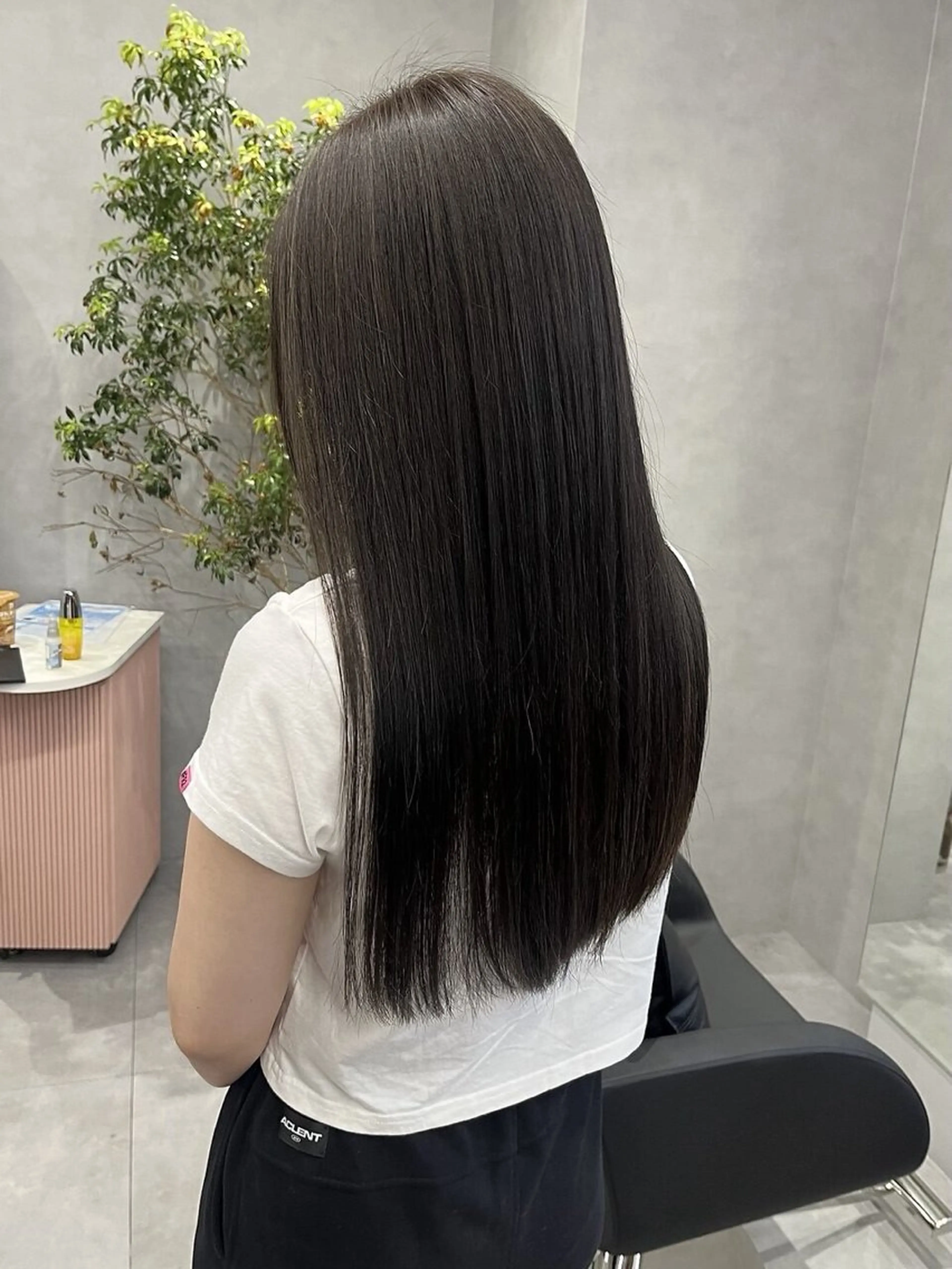 ロング カラー 江坂 mikuのヘアスタイル