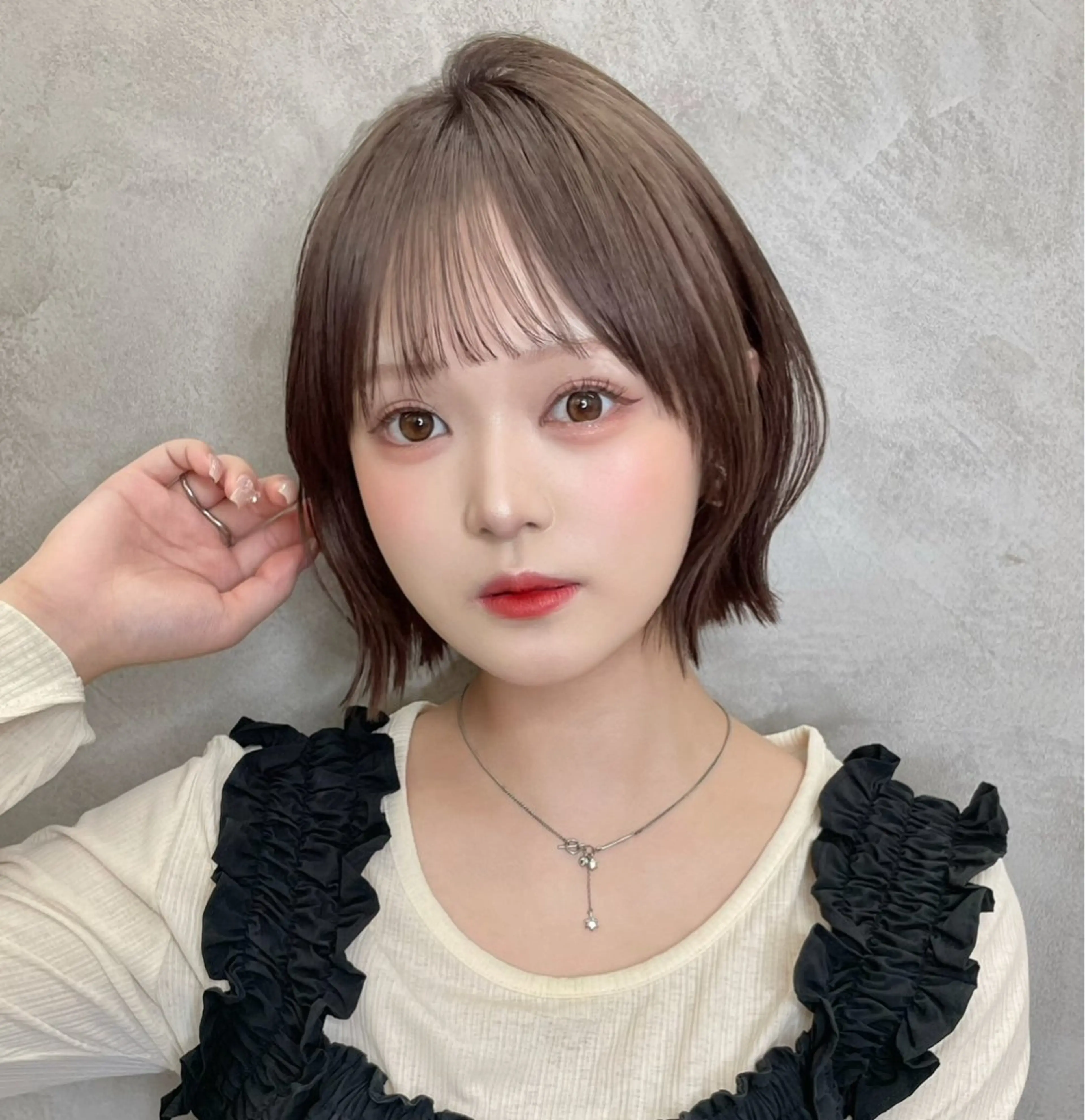 ショート カラー 切りっぱなしボブ ブリーチ ブリーチなしカラー ボブ 顔周りカット ♥️似合わせボブ/ 縮毛矯正/大和田拓夢のヘアスタイル