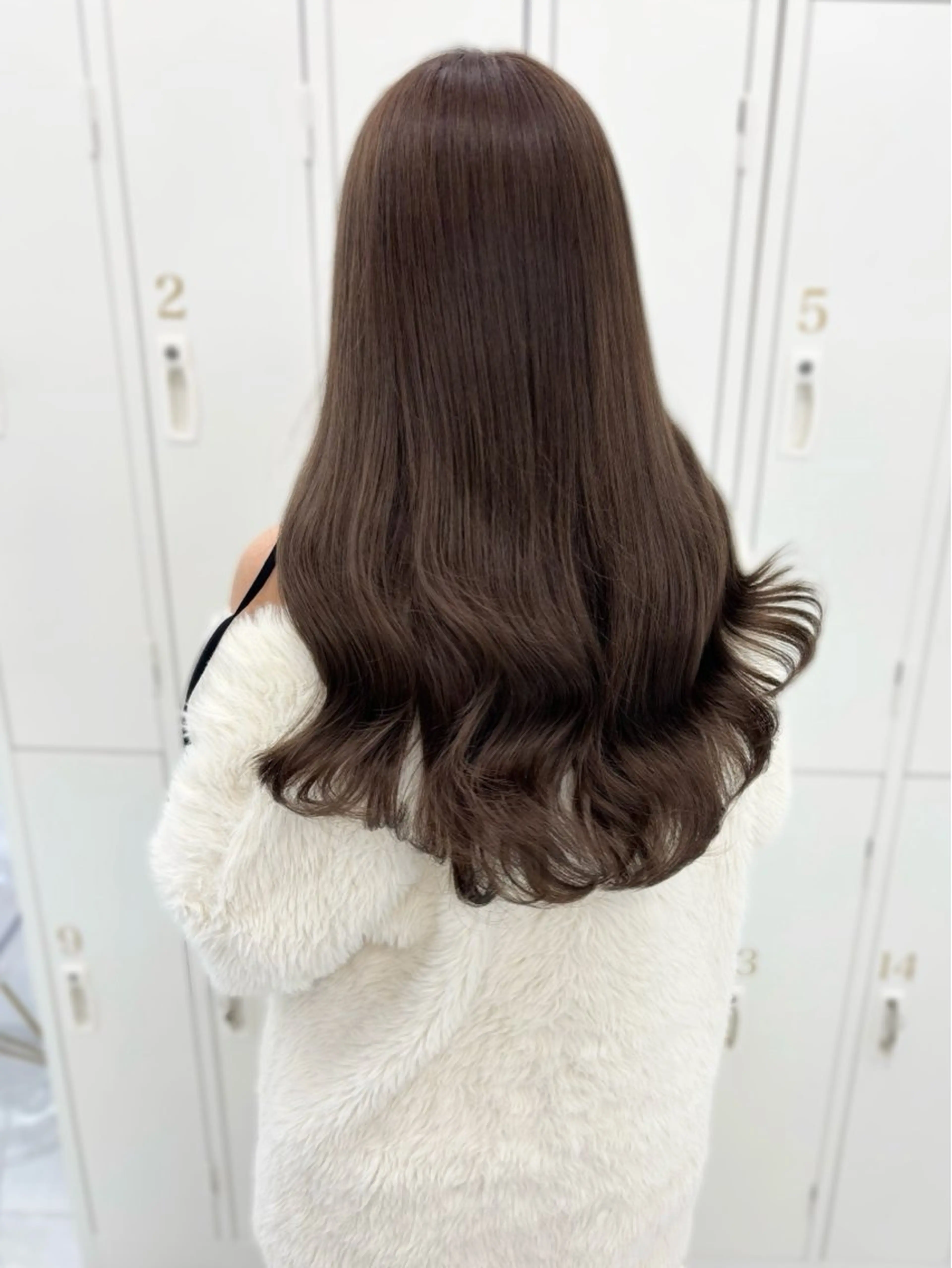 ロング カラー ブリーチ グレージュ ブリーチなしカラー オリーブグレージュ オリーブグレー ヘアカラー トリートメント 盛れる顔周り🤍渋谷 Risa🎀のヘアスタイル