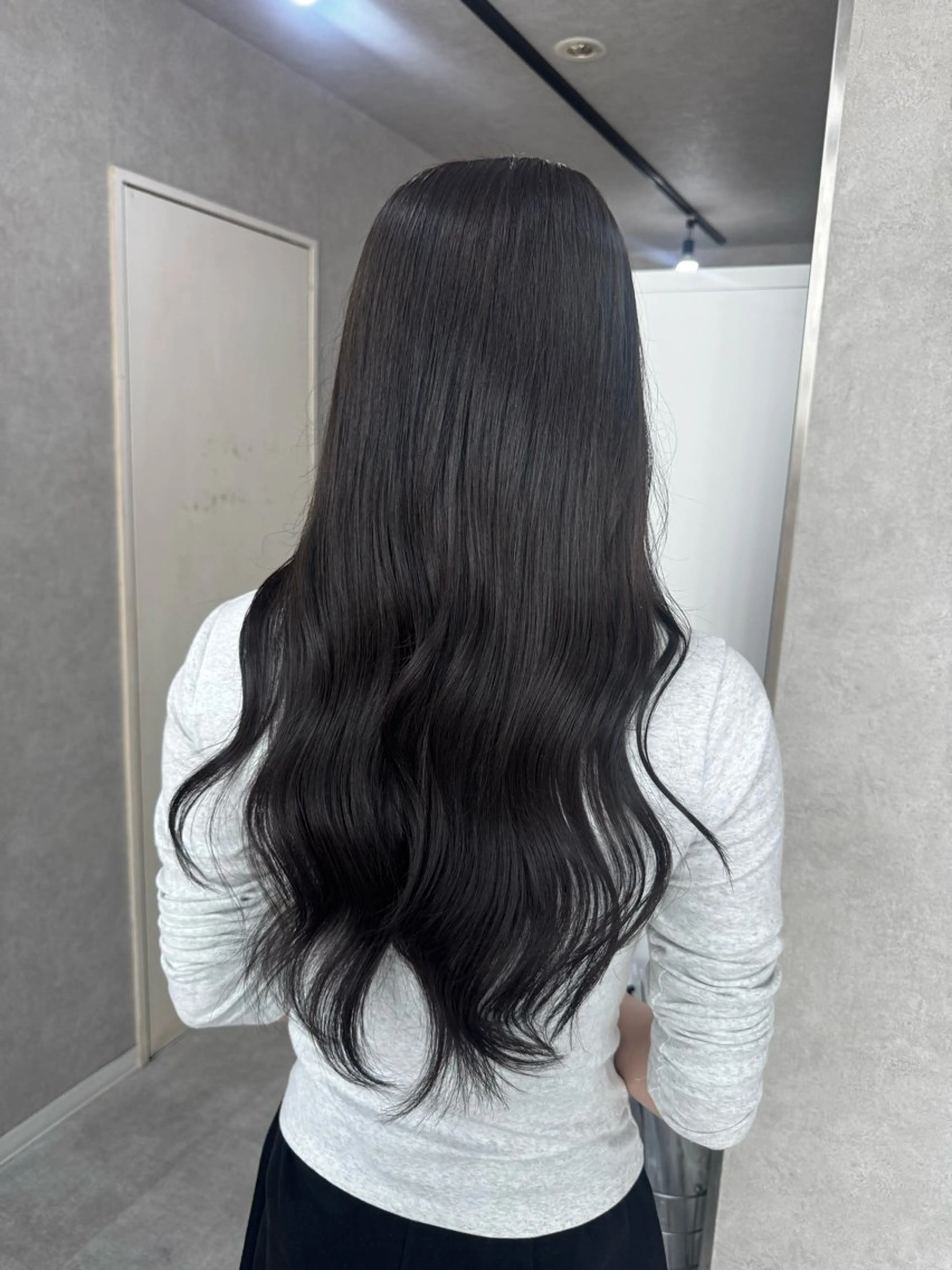 ロング カラー アッシュ アッシュブラウン ベージュカラー 黒髪 ブリーチ カット ヘアカラー トリートメント 赤み無し柔らかカラー 【梅田】madokaのヘアスタイル