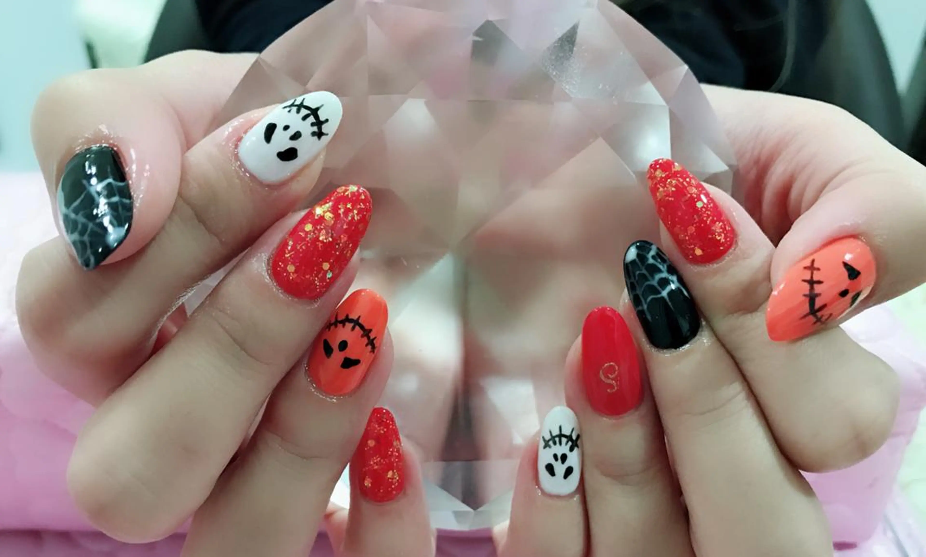 ネイル マツエク・マツパ AB マツエクネイルサロンのネイルデザイン