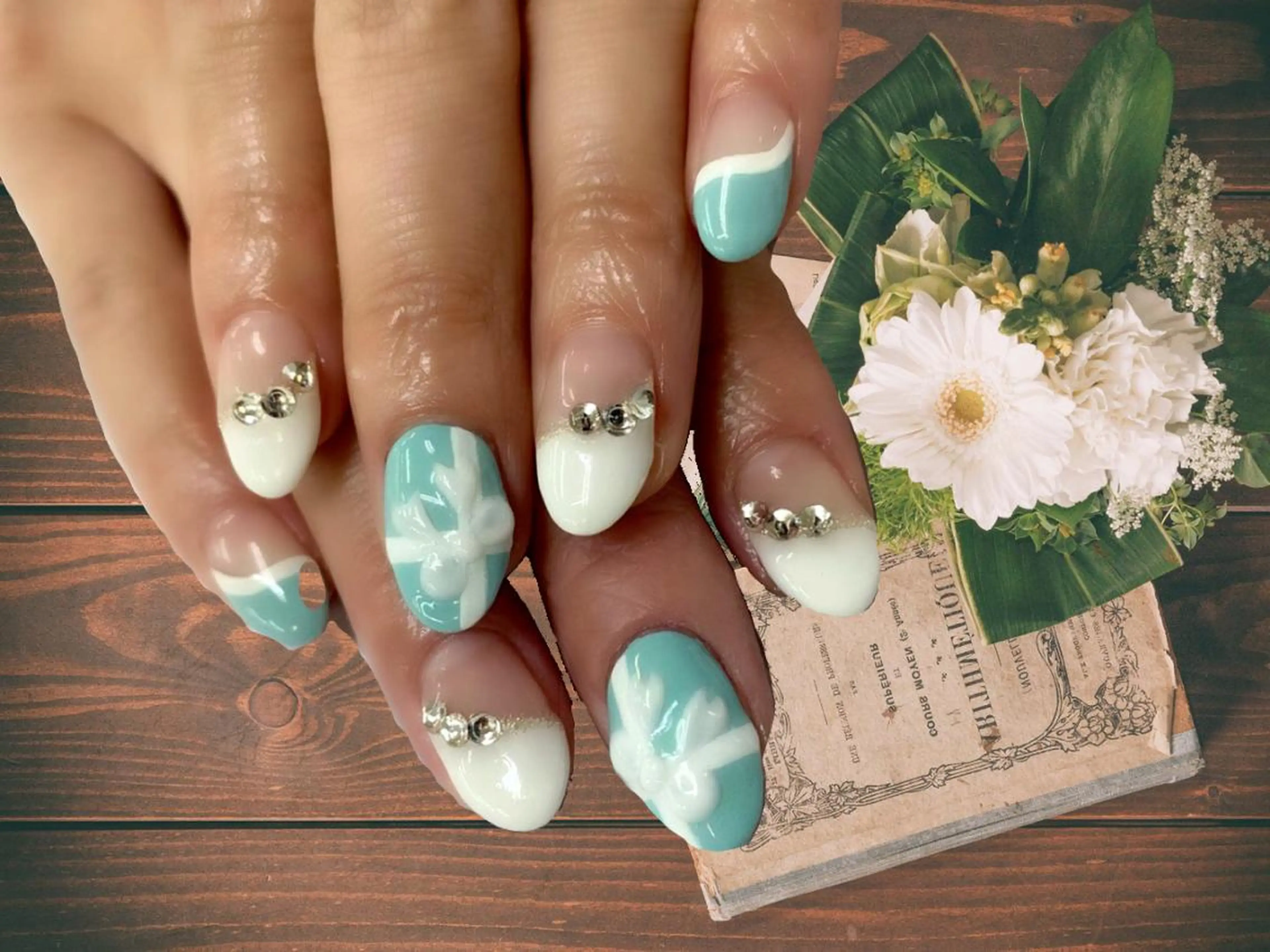 ネイル 伊藤 アップネイルのネイルデザイン