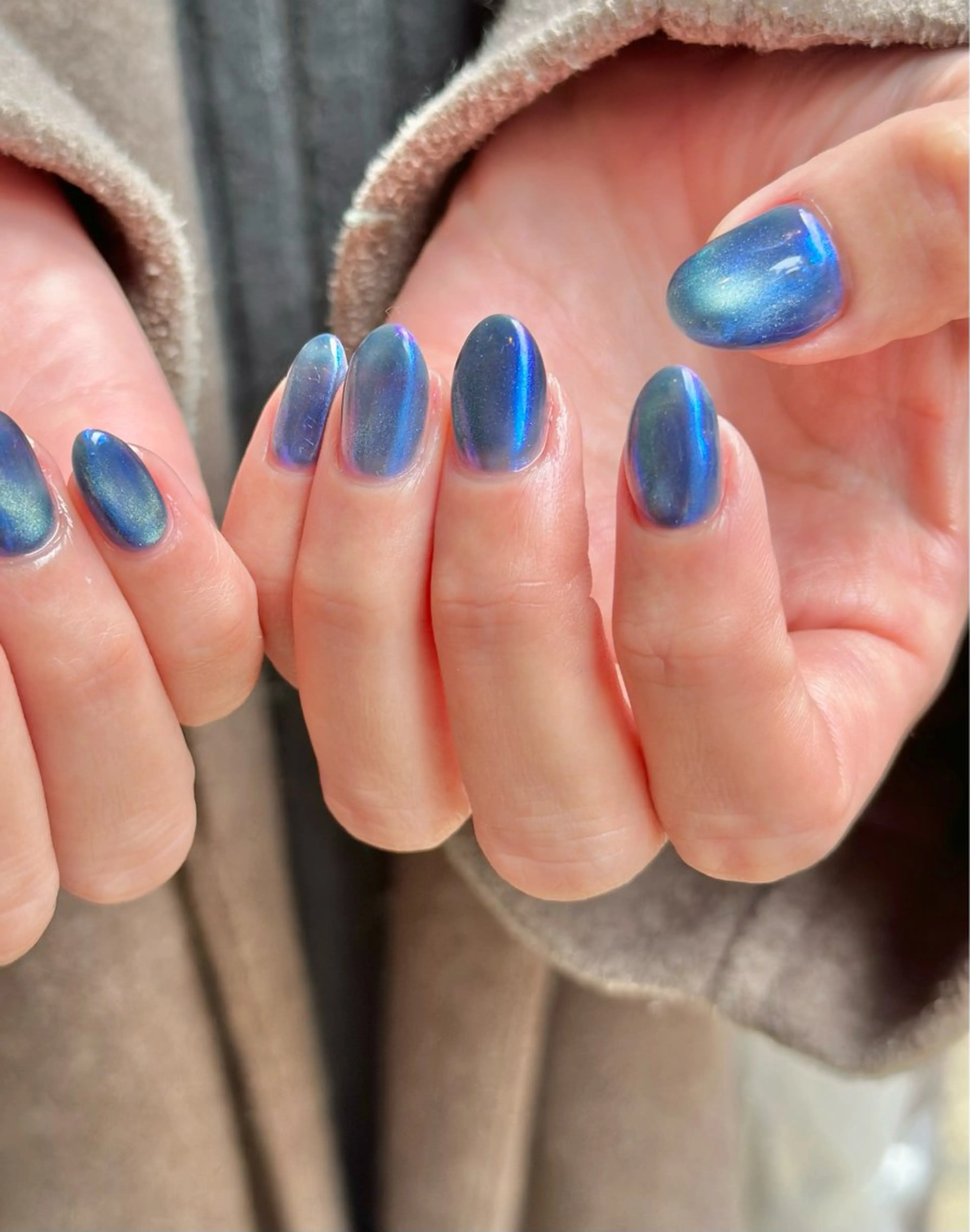 ネイル オーロラネイル ブルー Lira nailのネイルデザイン