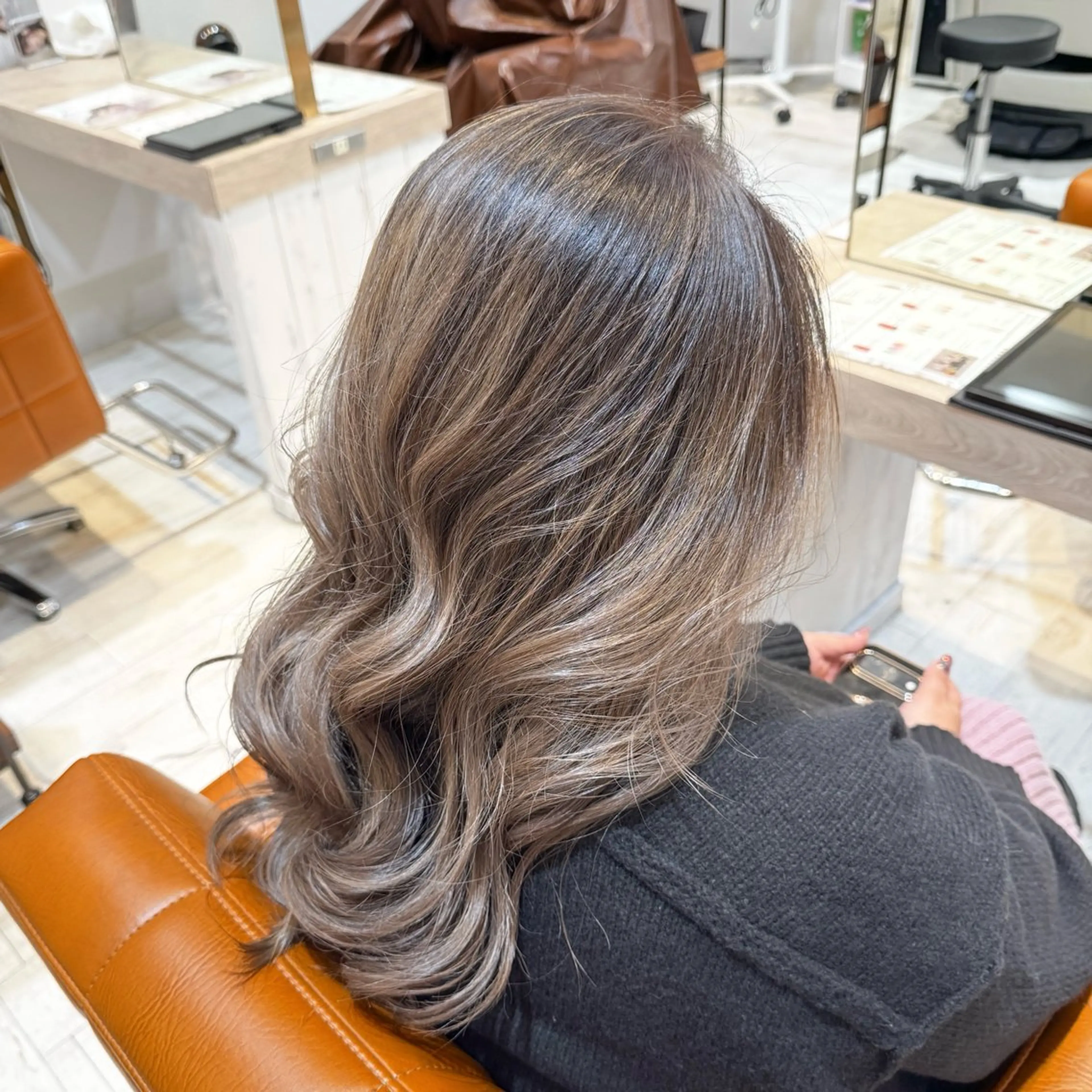 セミロング ヘアカラー 吉田 新平のヘアスタイル