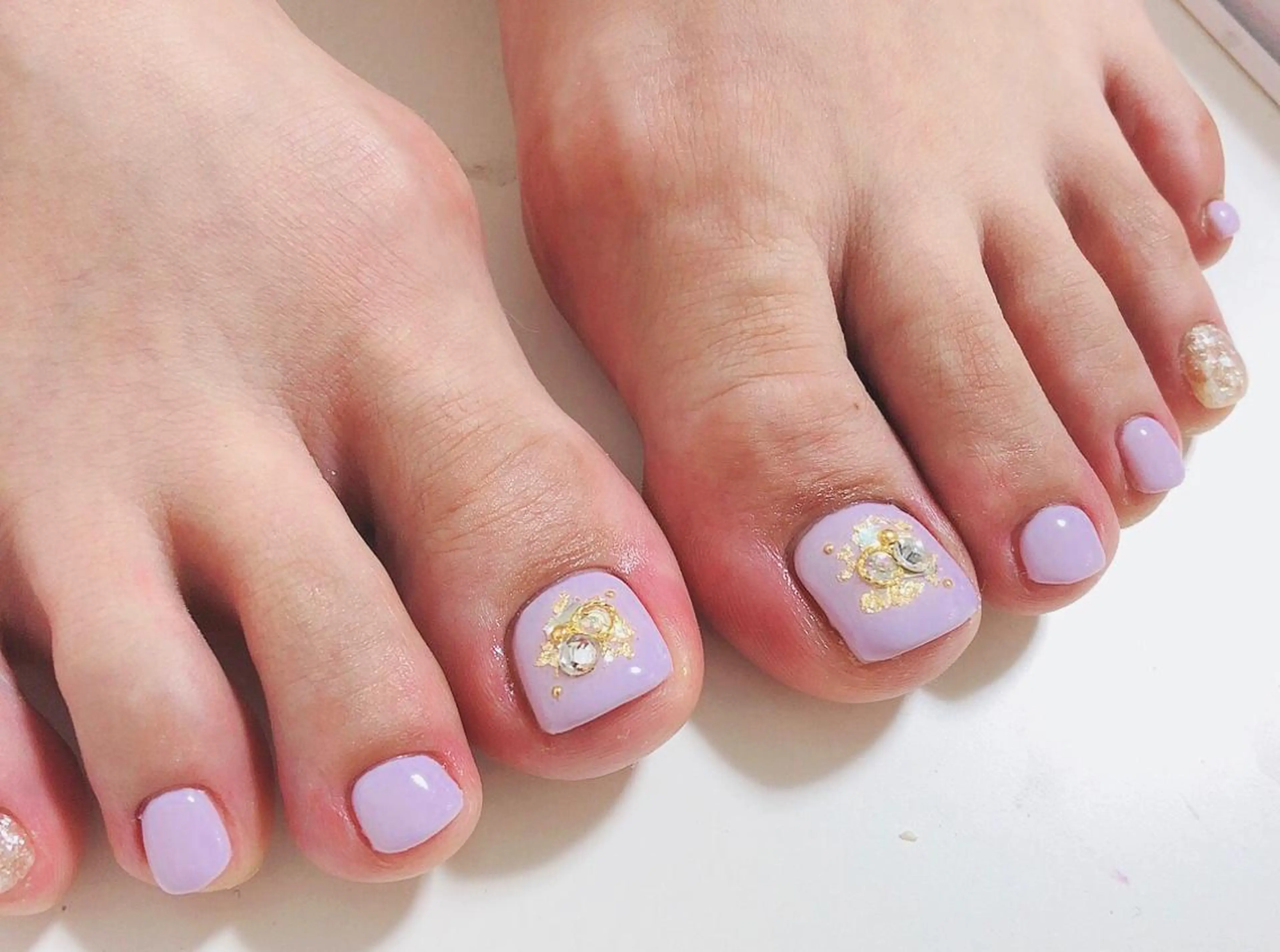 ネイル フットネイル 西岡 杏のネイルデザイン