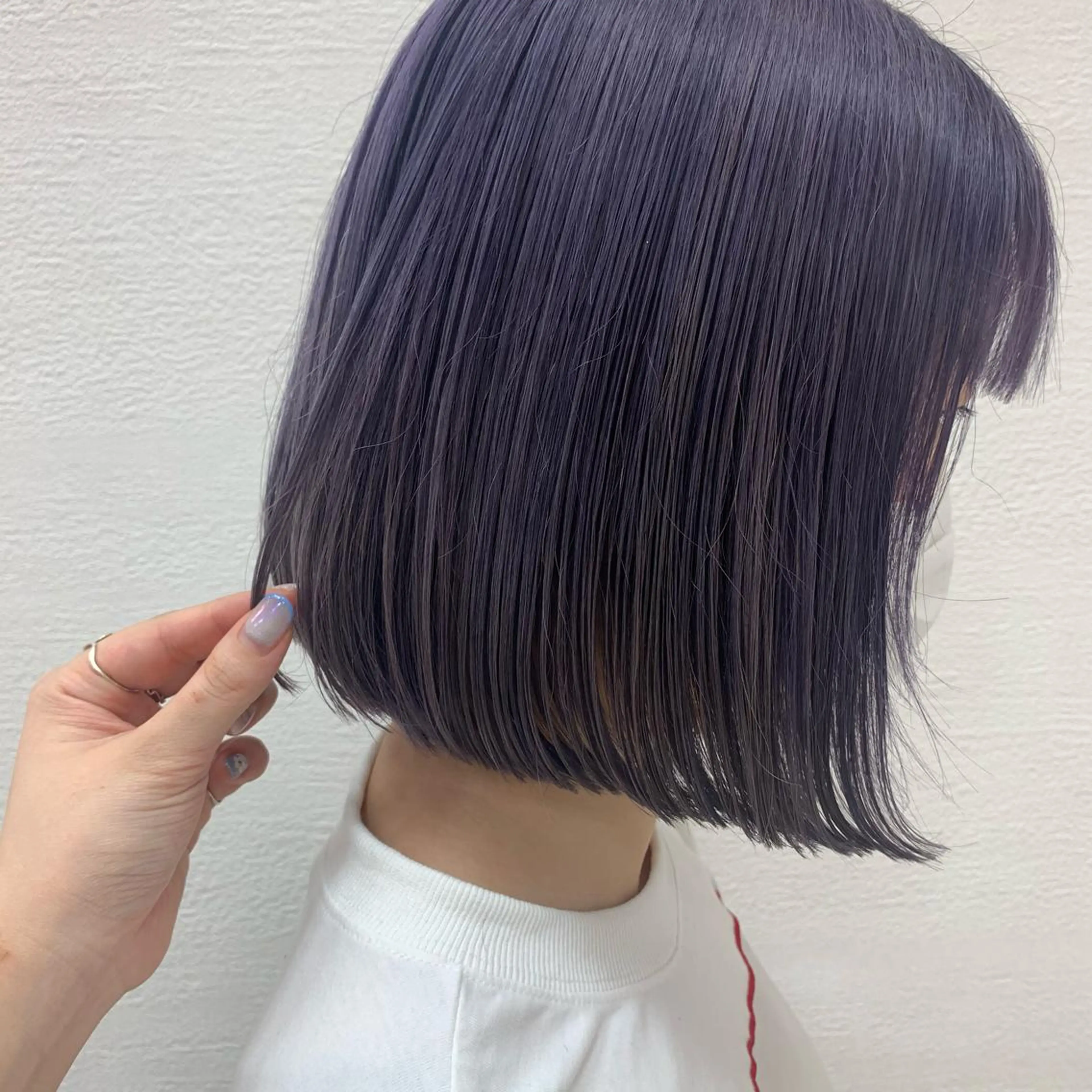 ミディアム カラー ハイトーンカラー パープルカラー ボブ ウスイ ハルカのヘアスタイル
