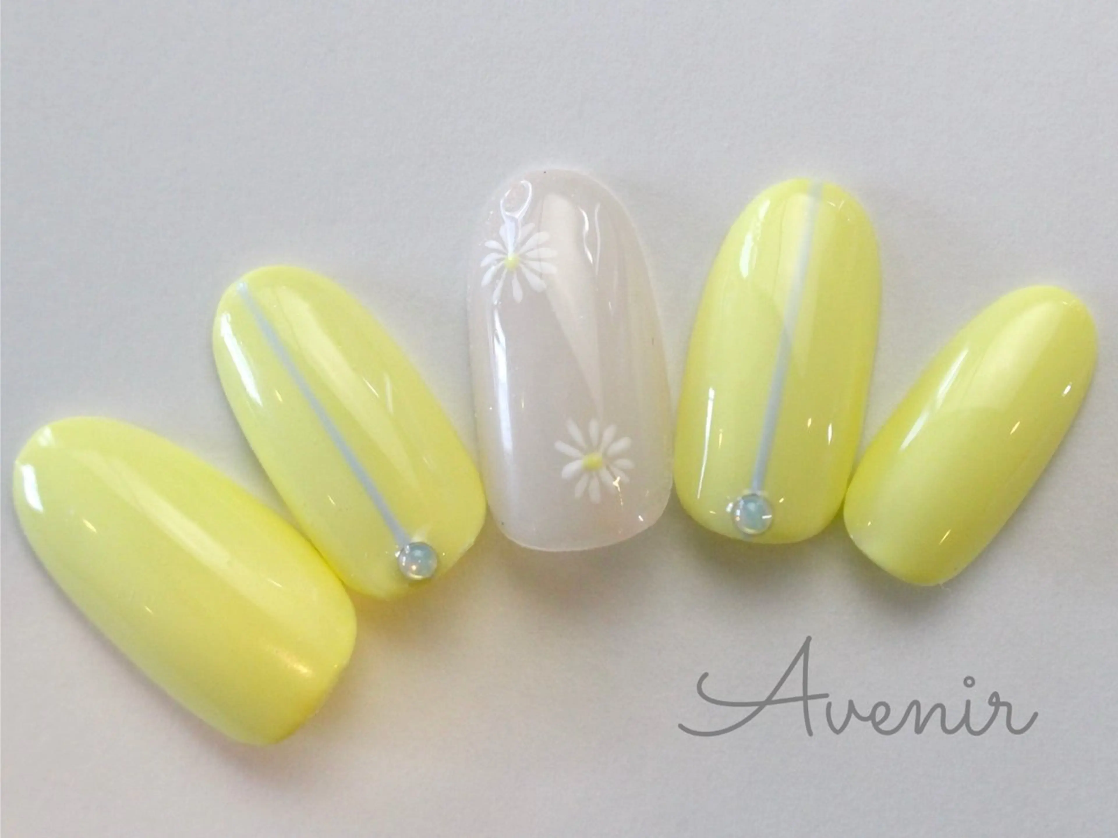 ネイル ハンドネイル Avenir 表参道 nail＆eye予約のネイルデザイン