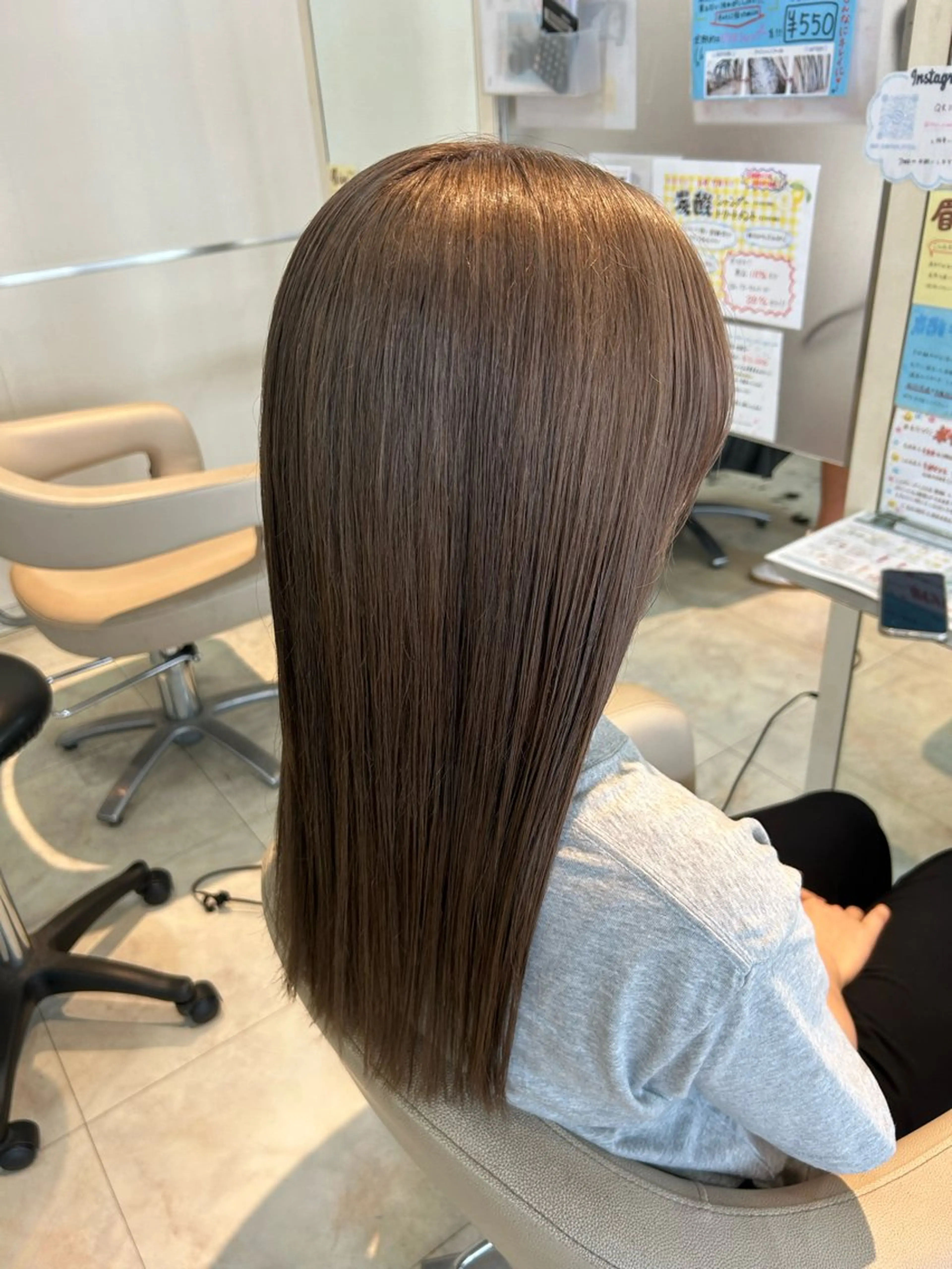 ロング カラー グレージュ ミルクティーグレージュ ヘアカラー 小森 永のヘアスタイル