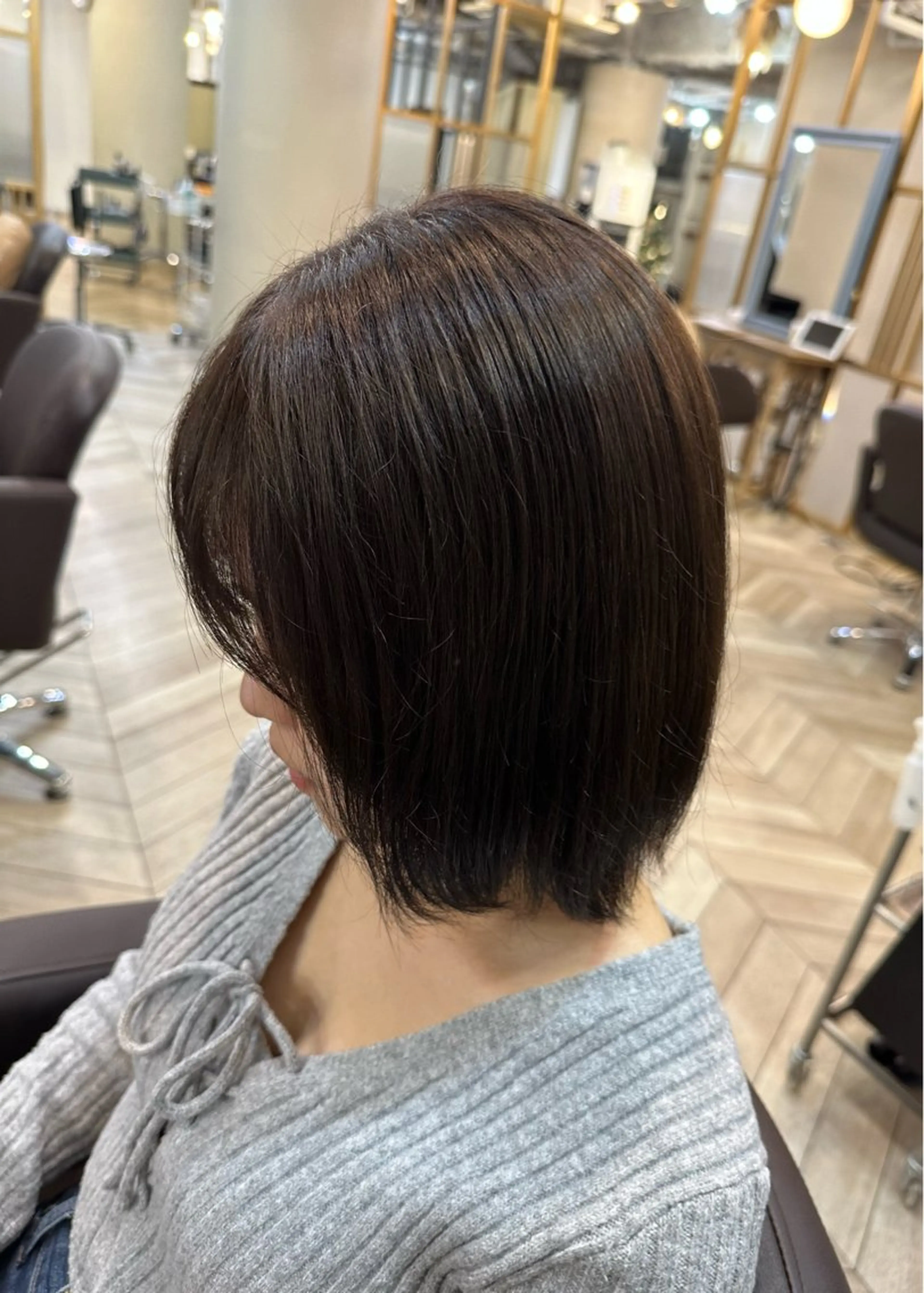 ミディアム カラー グレージュ RIKI/センター パート/メンズパーマのヘアスタイル